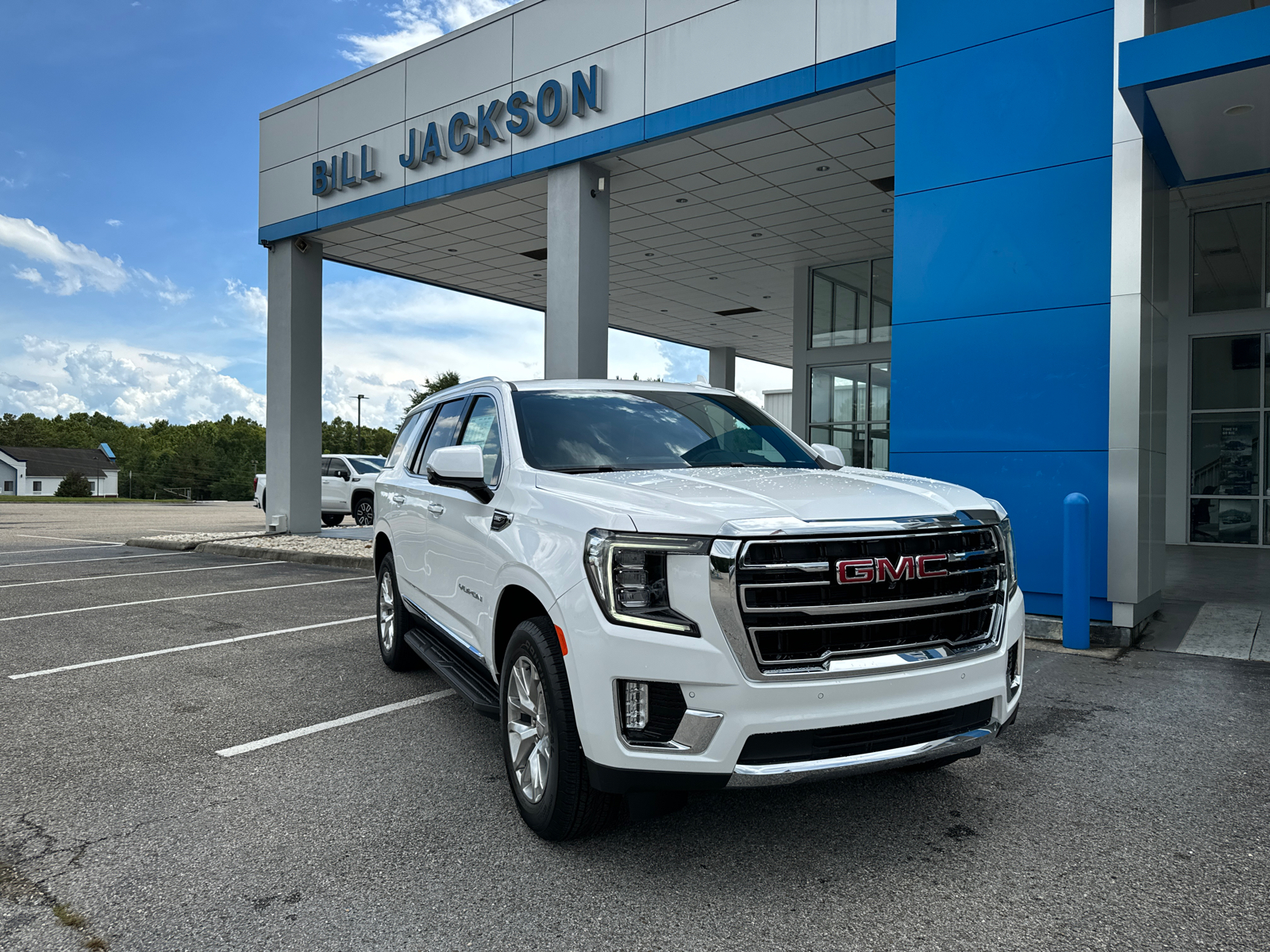 2024 GMC Yukon SLT 1