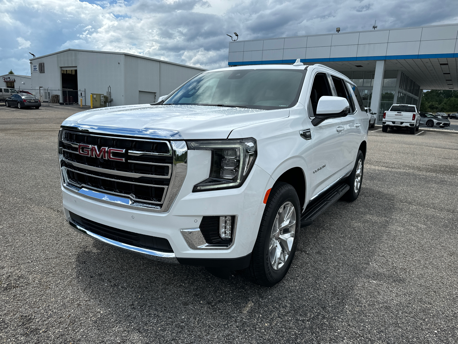 2024 GMC Yukon SLT 3