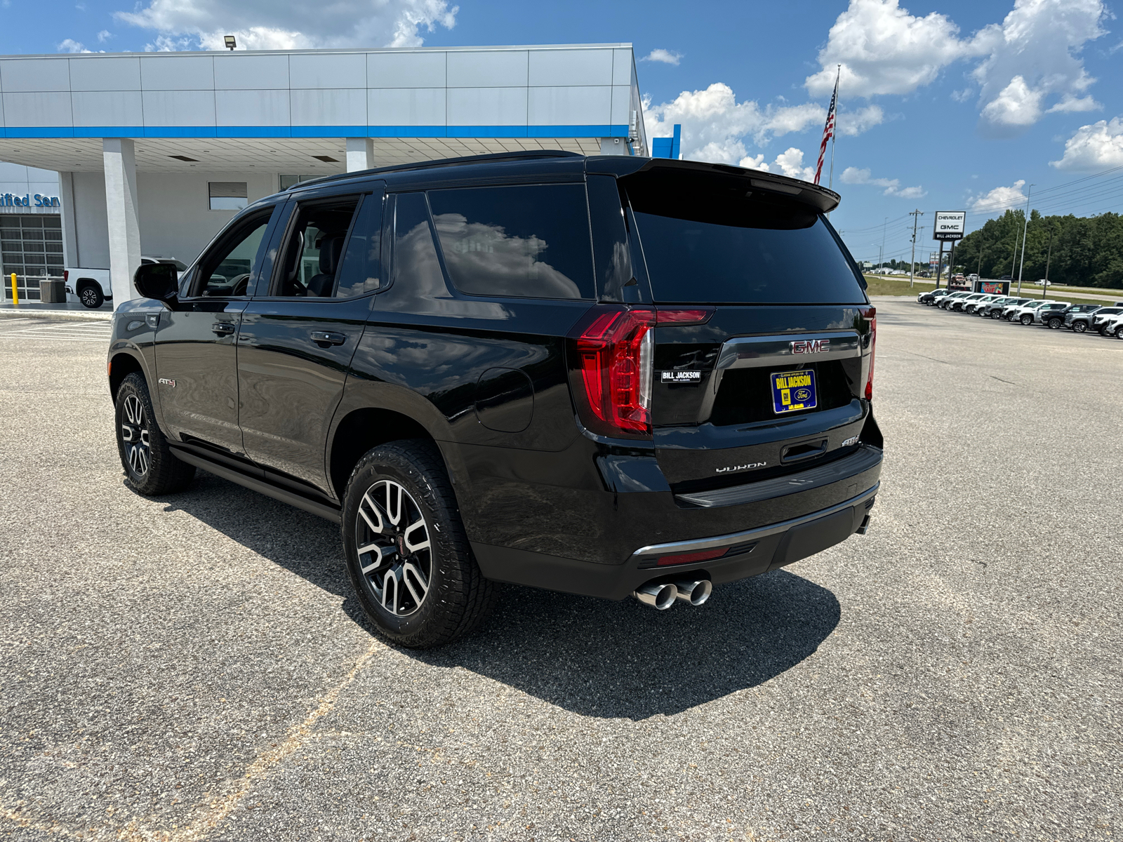 2024 GMC Yukon AT4 5