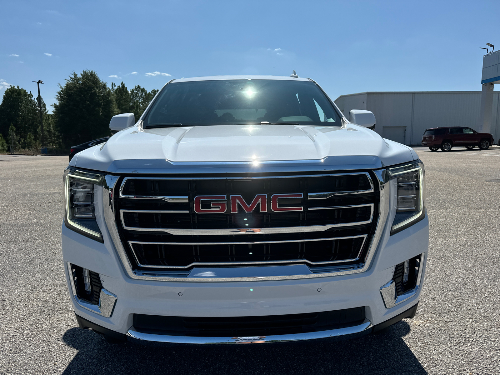 2024 GMC Yukon SLT 2