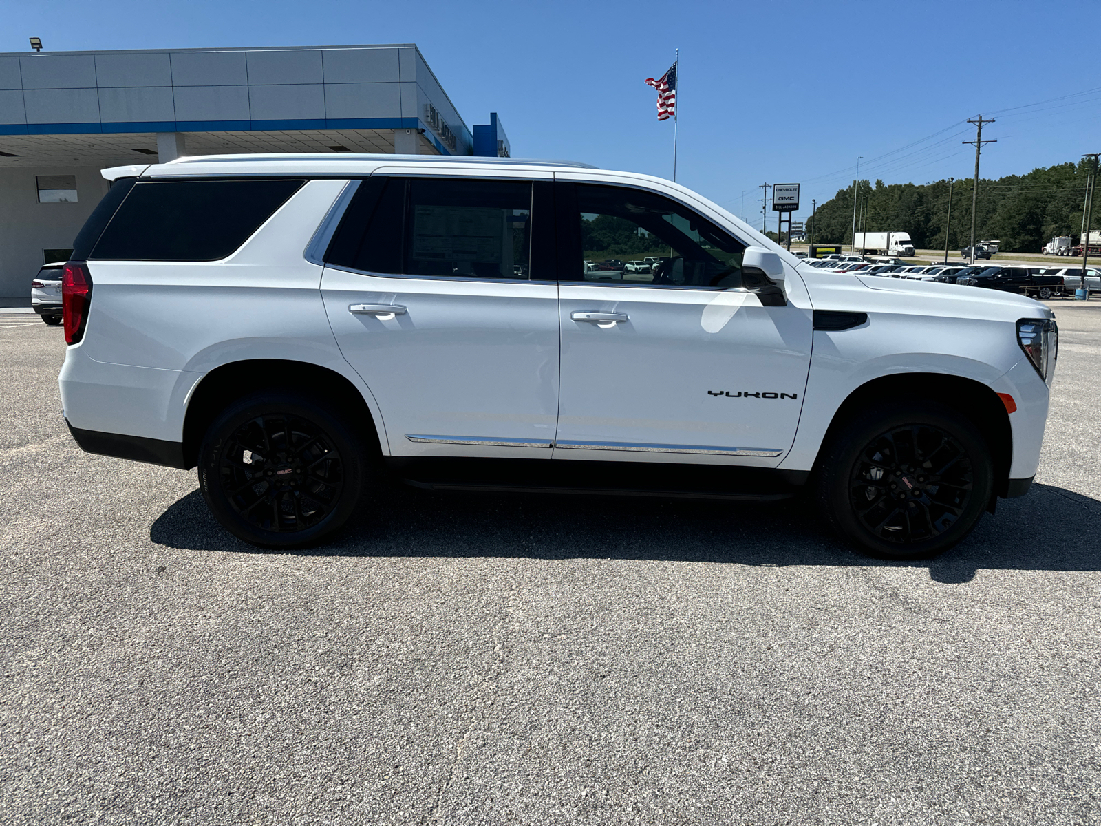 2024 GMC Yukon SLT 8