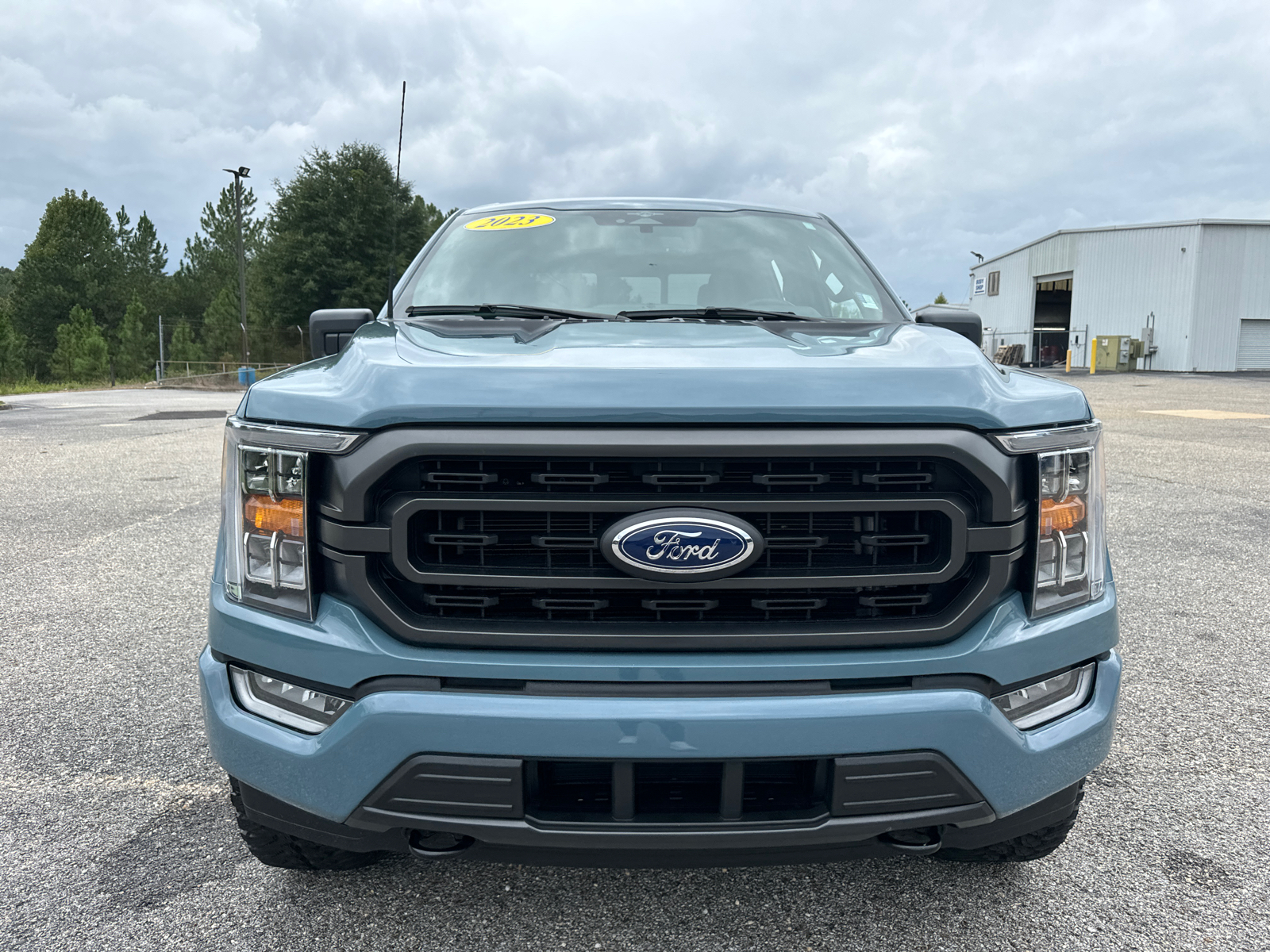 2023 Ford F-150 XLT 2