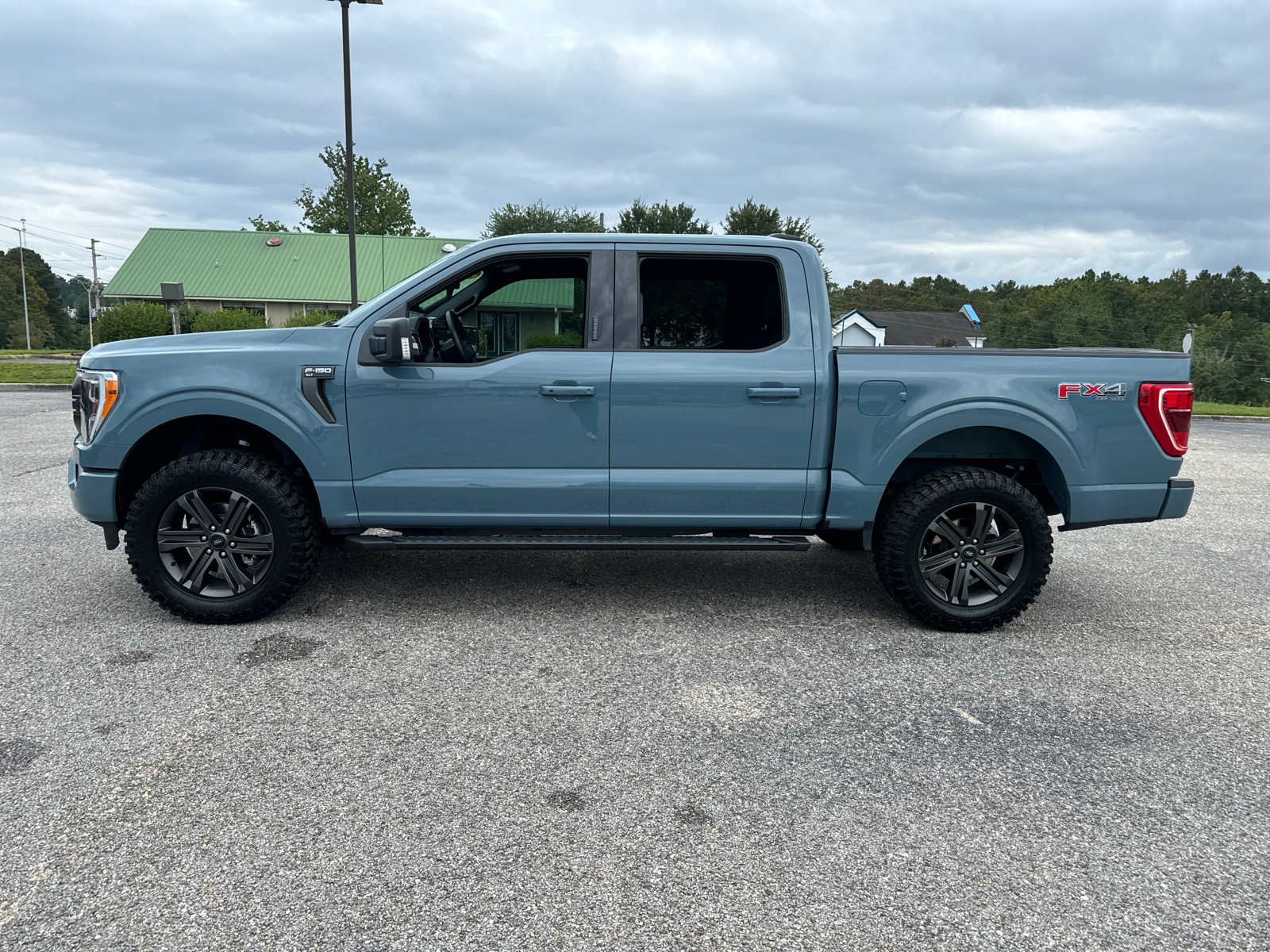 2023 Ford F-150 XLT 4