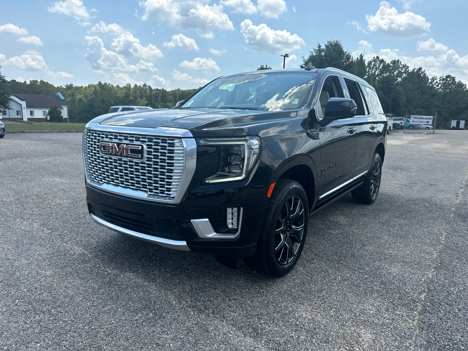 2024 GMC Yukon Denali 3