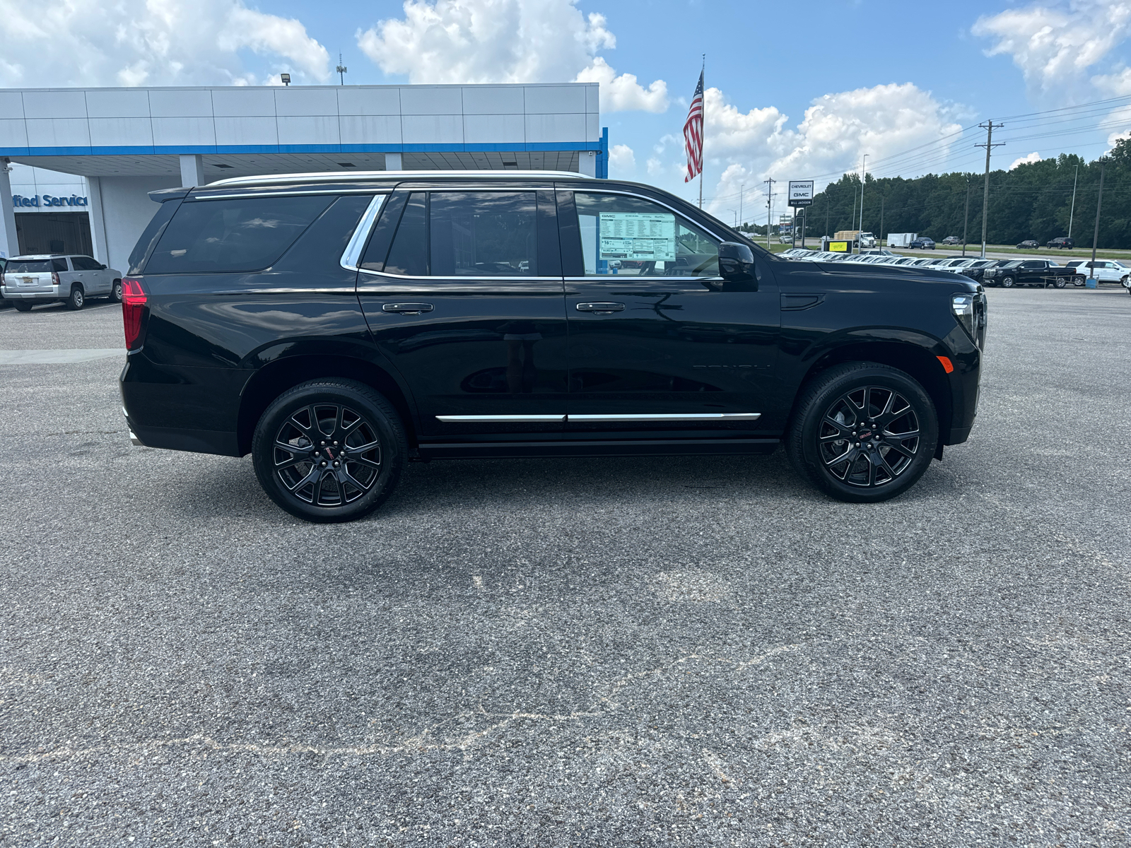 2024 GMC Yukon Denali 8