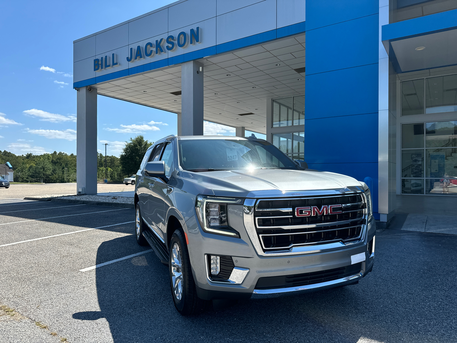 2024 GMC Yukon SLT 1