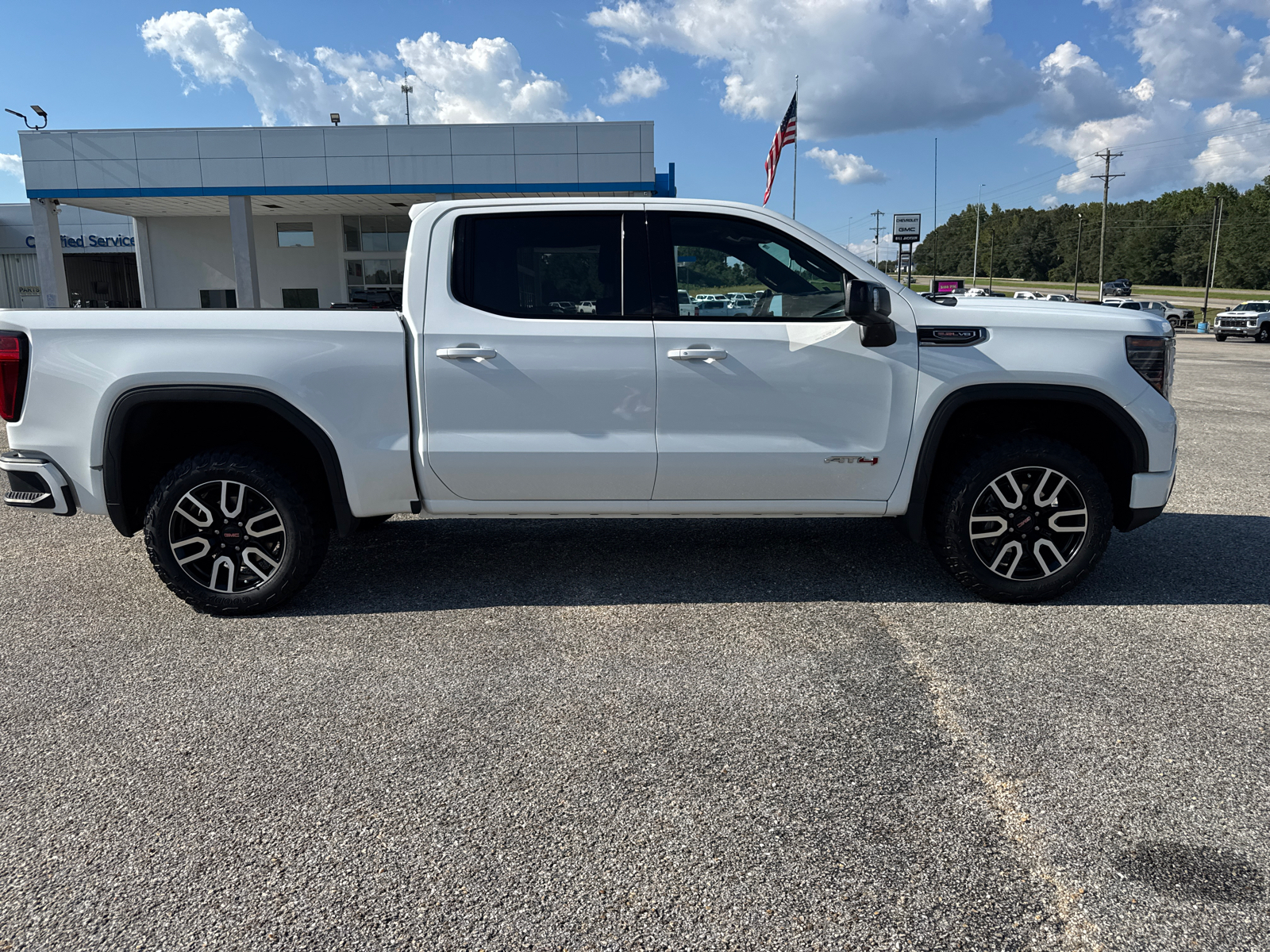 2023 GMC Sierra 1500 AT4 8