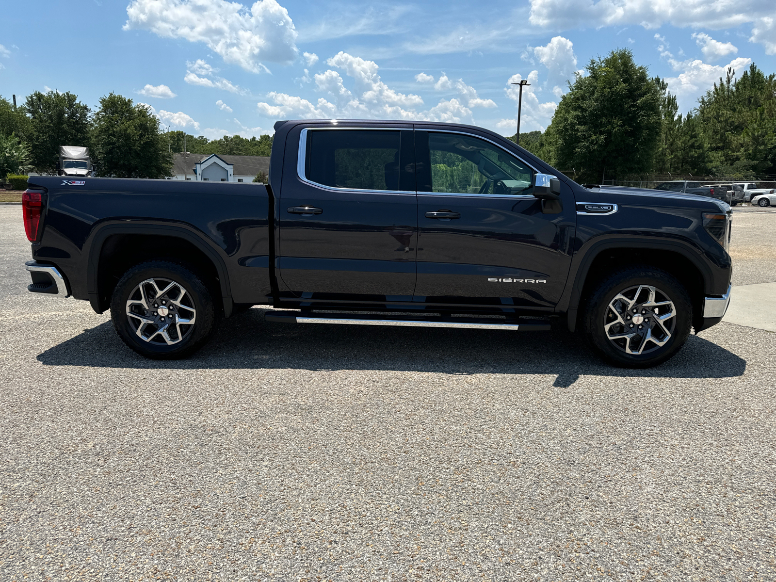 2024 GMC Sierra 1500 SLE 8