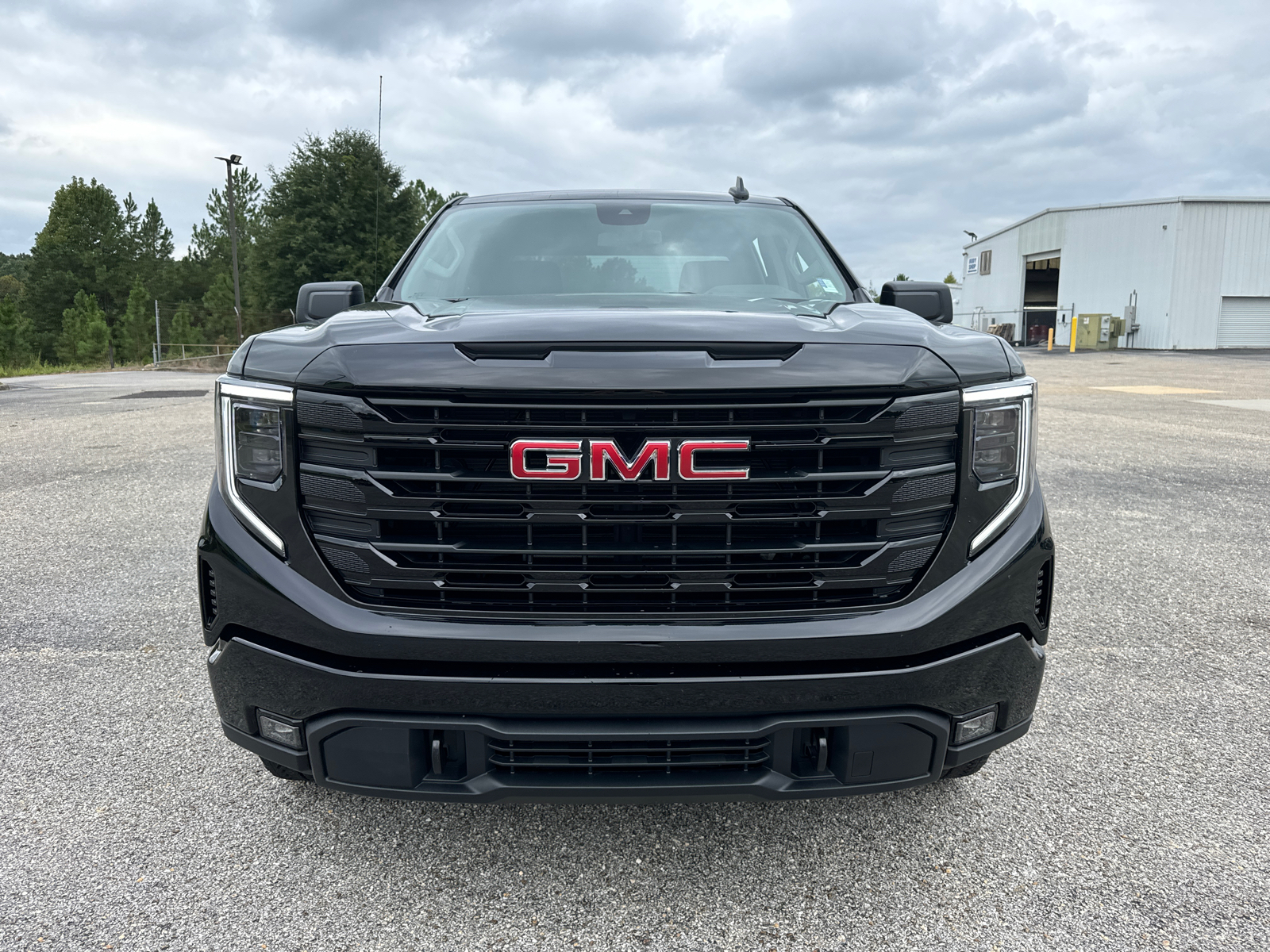 2024 GMC Sierra 1500 Elevation 2