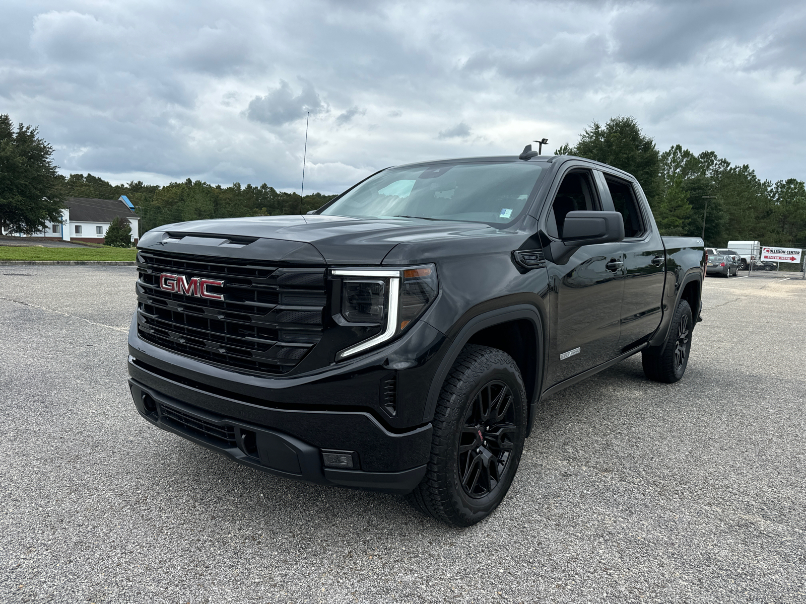 2024 GMC Sierra 1500 Elevation 3