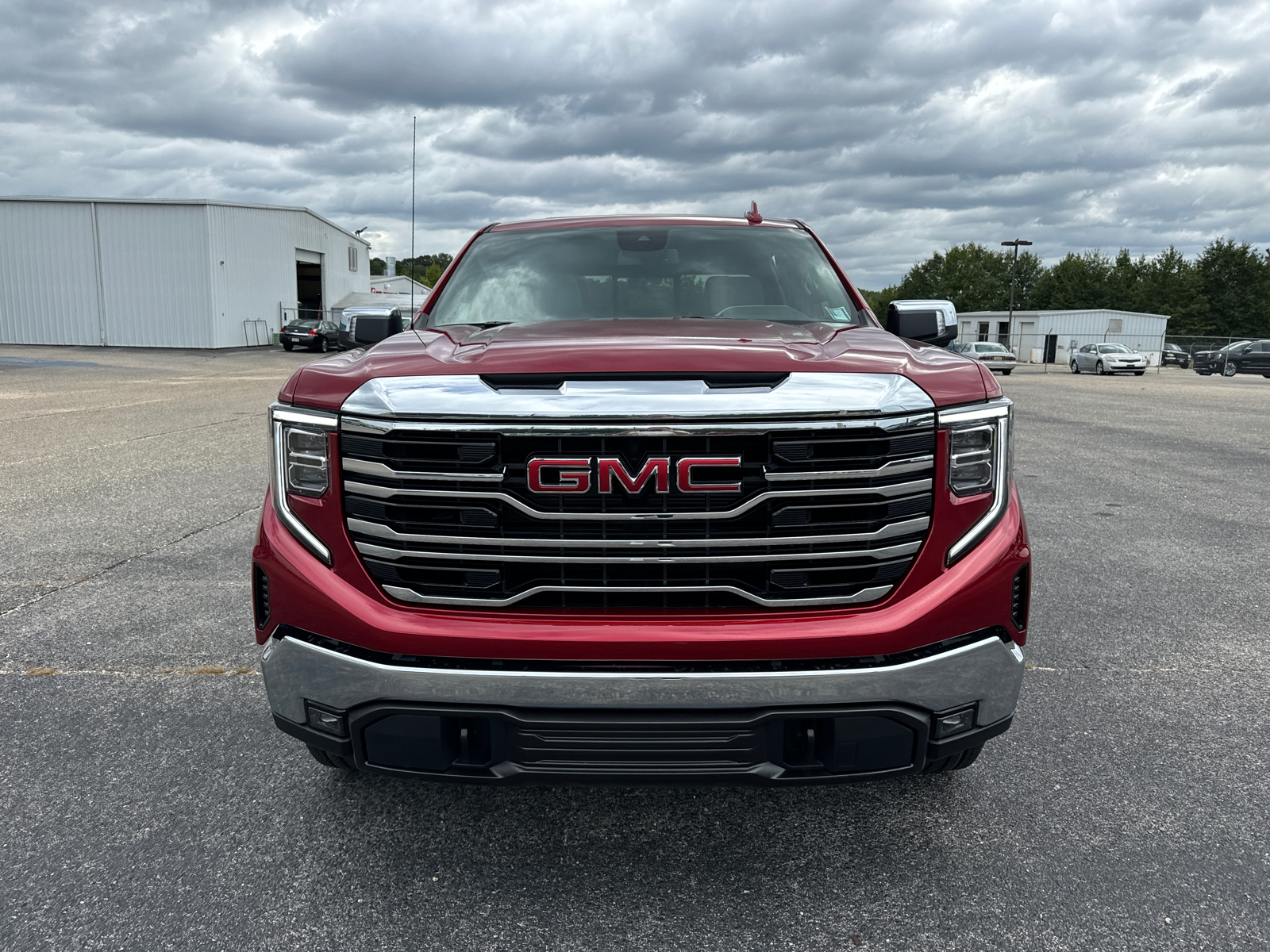 2024 GMC Sierra 1500 SLT 2