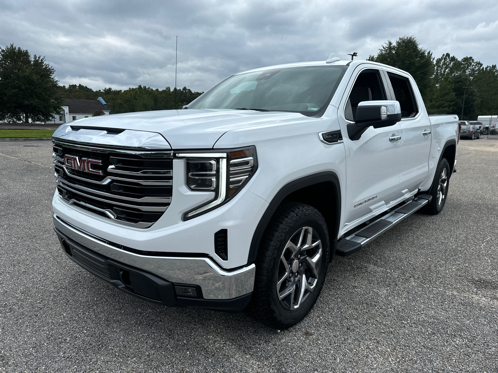 2024 GMC Sierra 1500 SLT 3