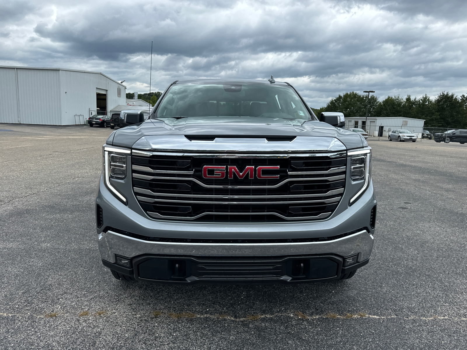 2024 GMC Sierra 1500 SLT 2