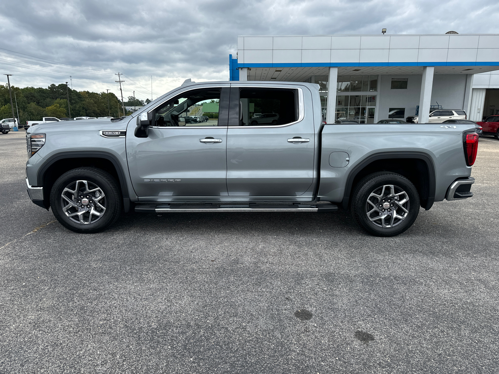 2024 GMC Sierra 1500 SLT 4