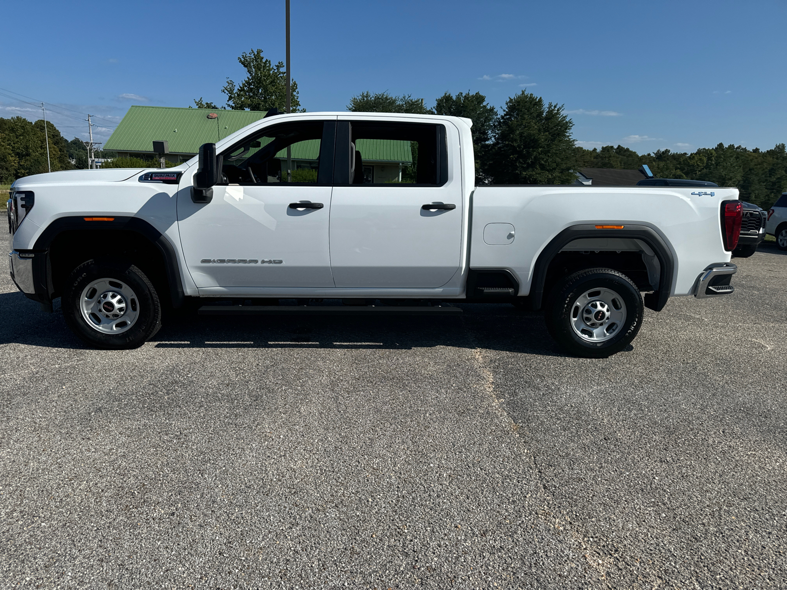 2024 GMC Sierra 2500HD Pro 4