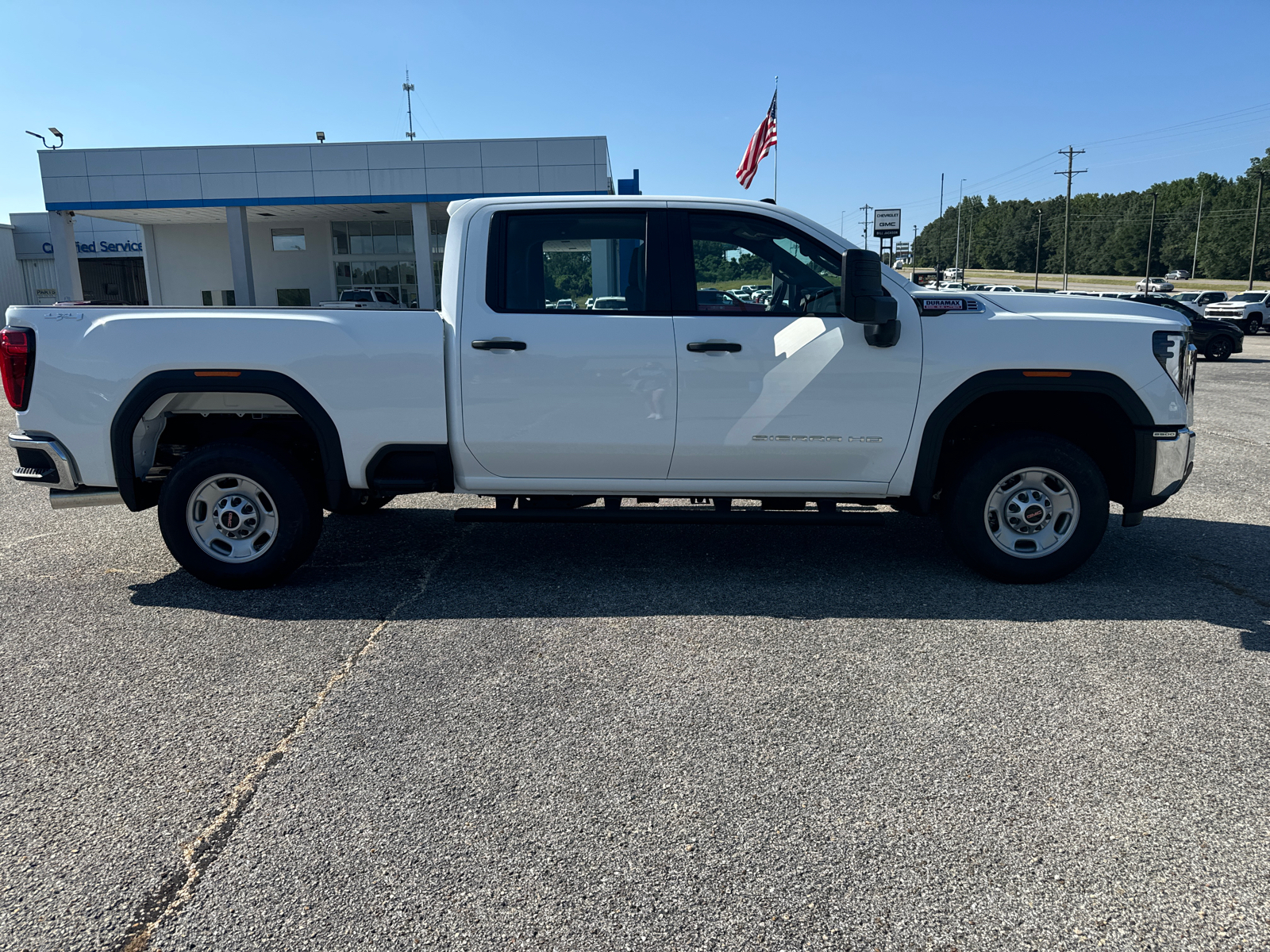 2024 GMC Sierra 2500HD Pro 8