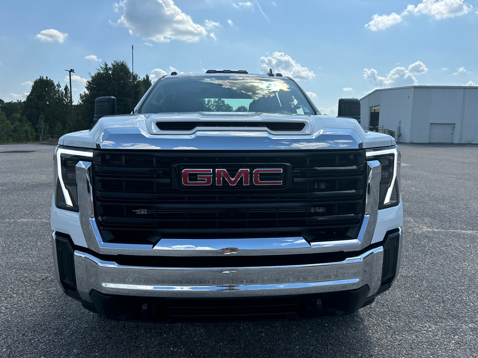 2024 GMC Sierra 2500HD Pro 2