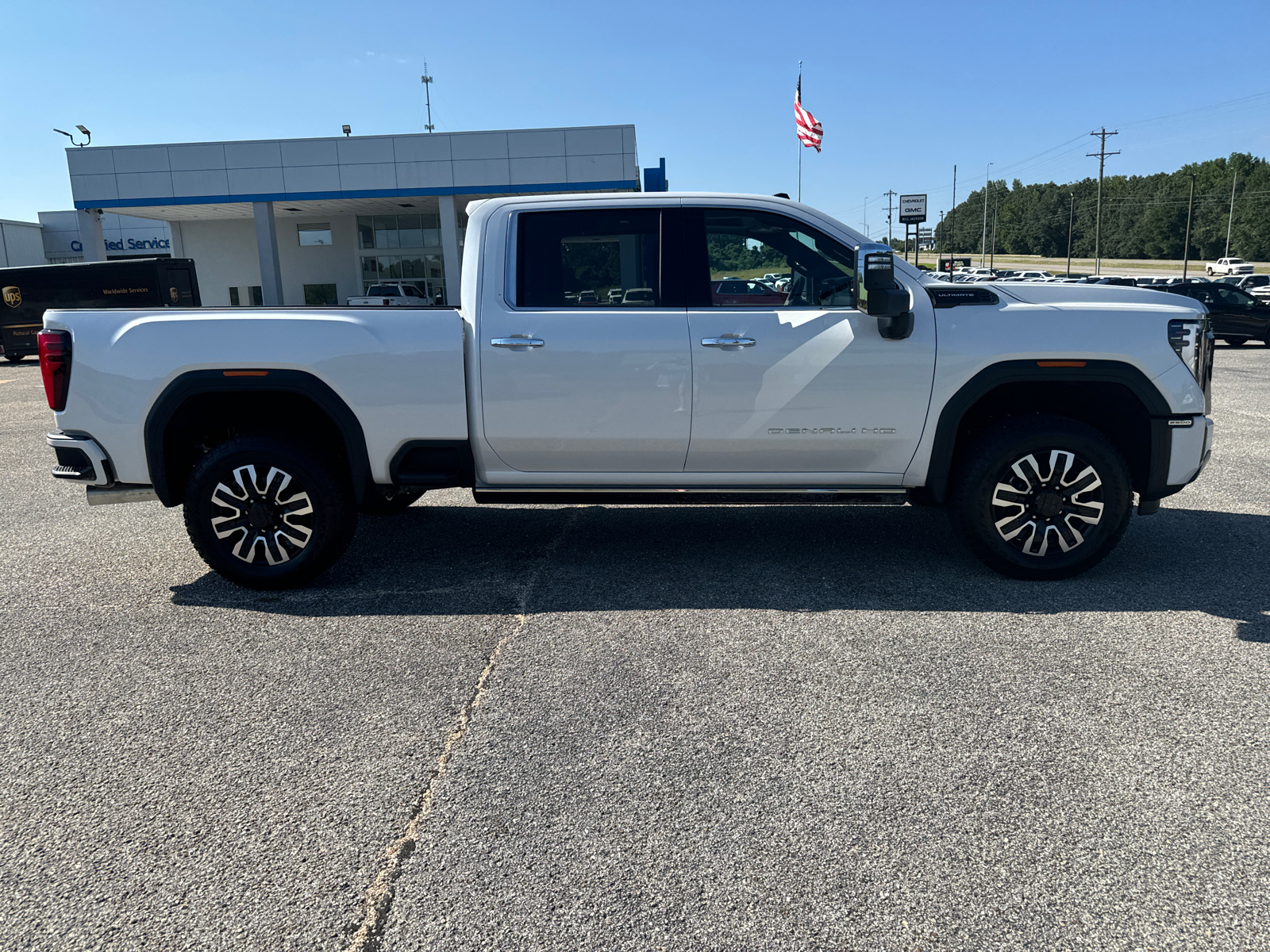 2024 GMC Sierra 2500HD Denali Ultimate 8