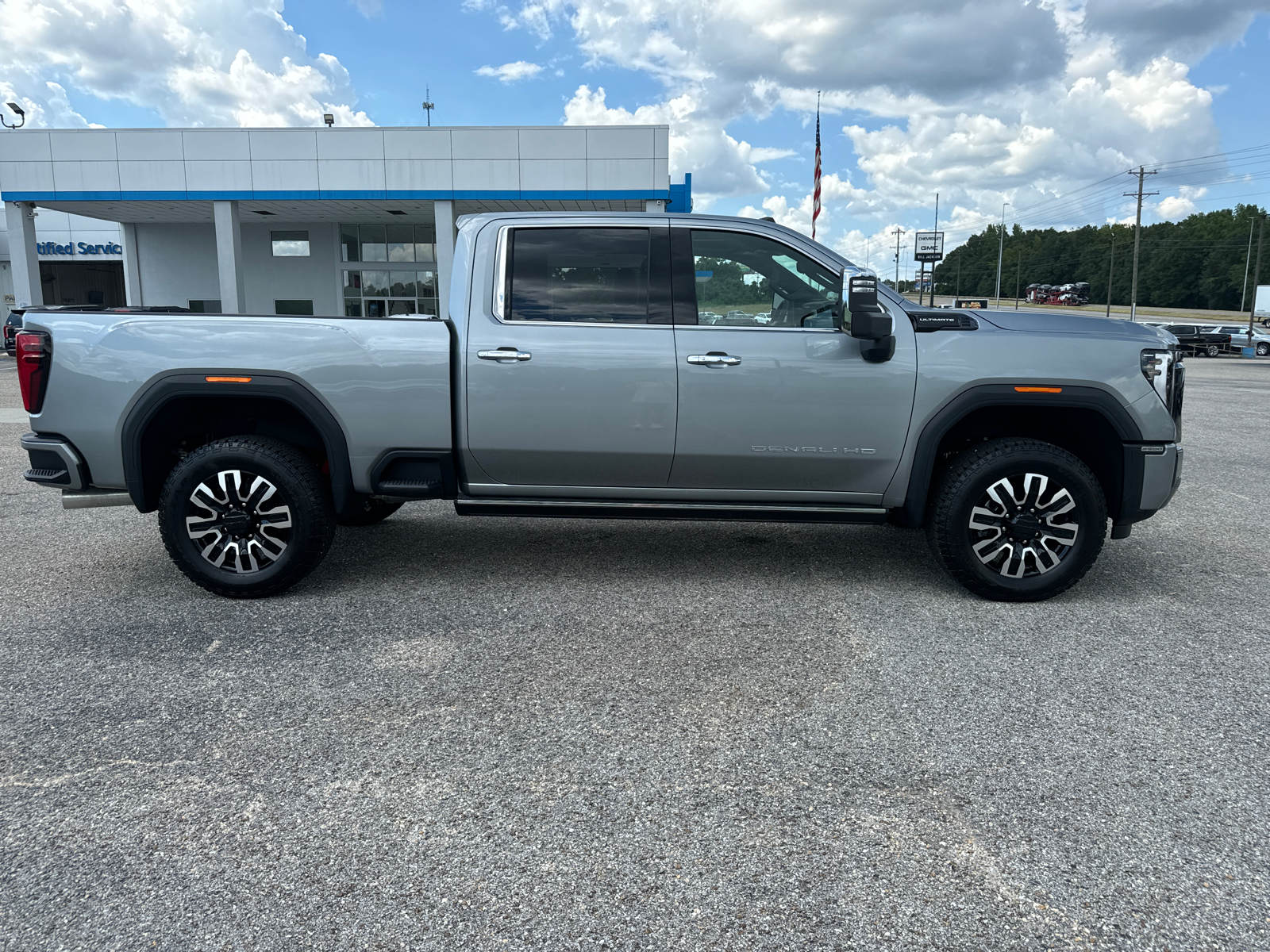 2024 GMC Sierra 2500HD Denali Ultimate 8