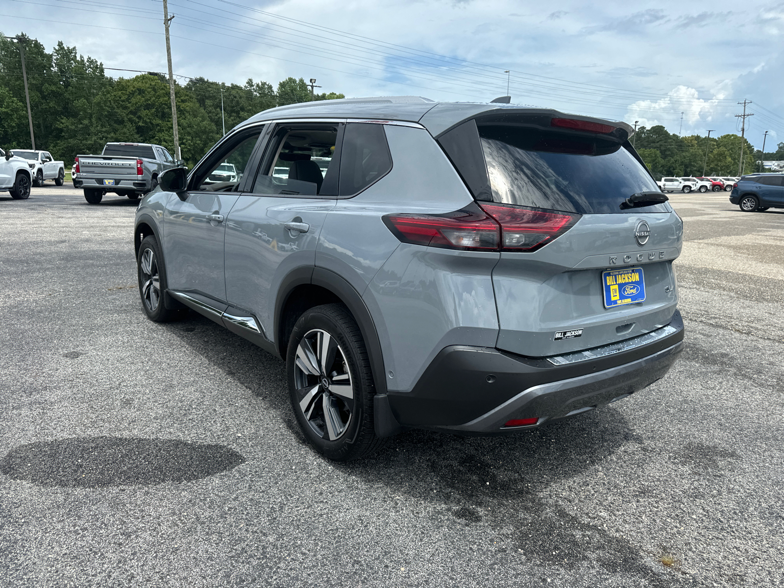 2023 Nissan Rogue SL 5