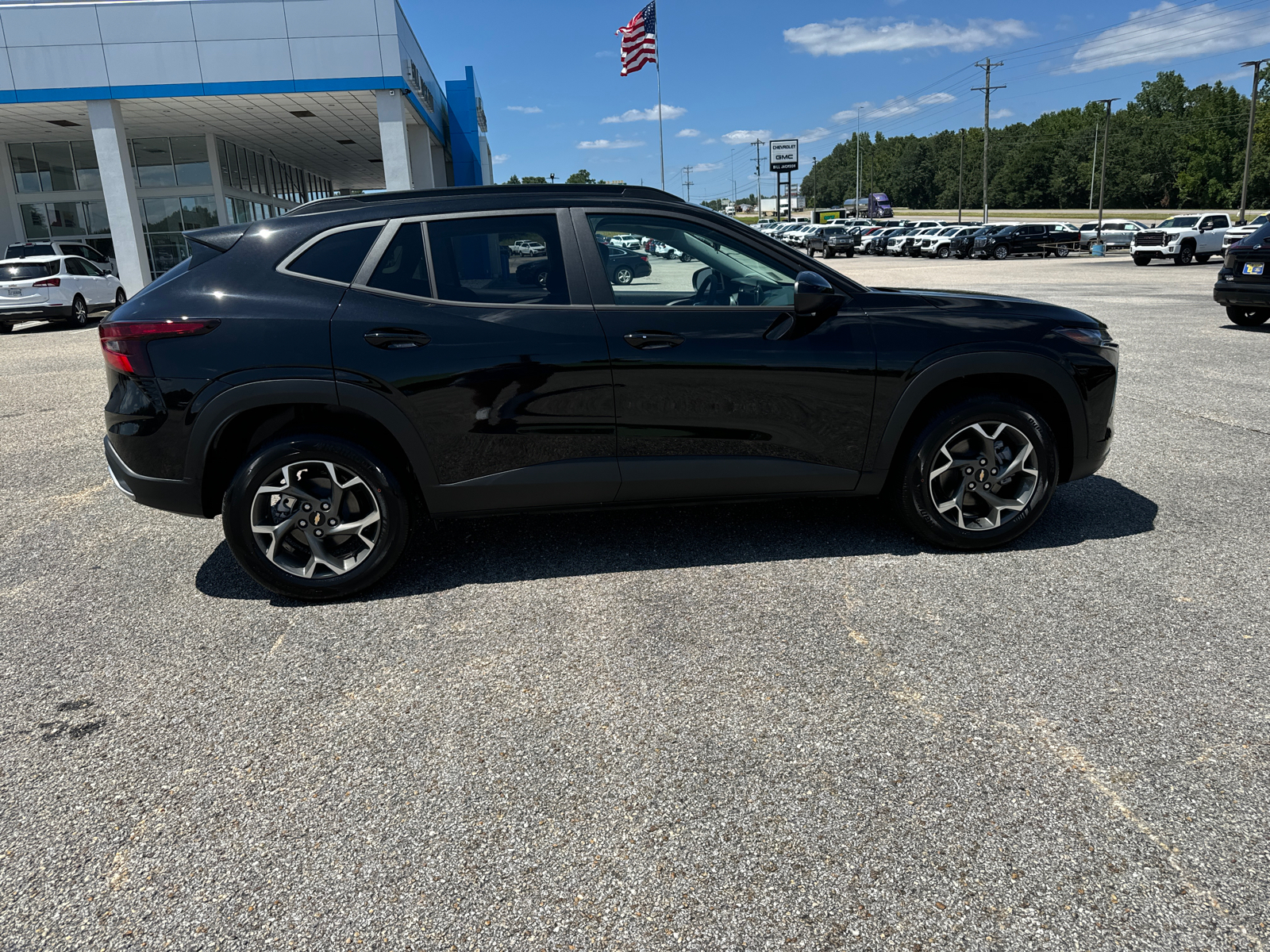 2025 Chevrolet Trax LT 8