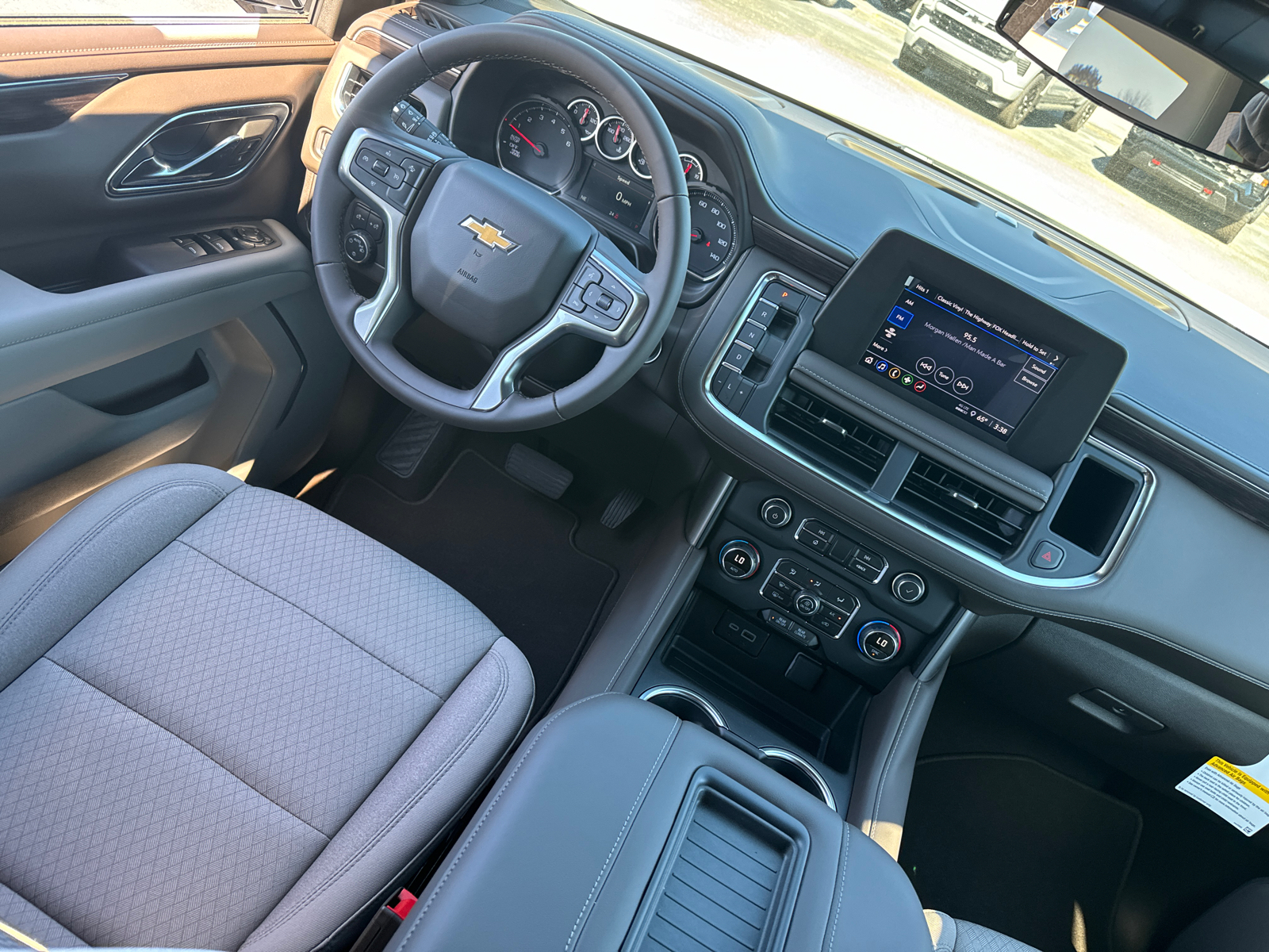 2024 Chevrolet Tahoe LS 27