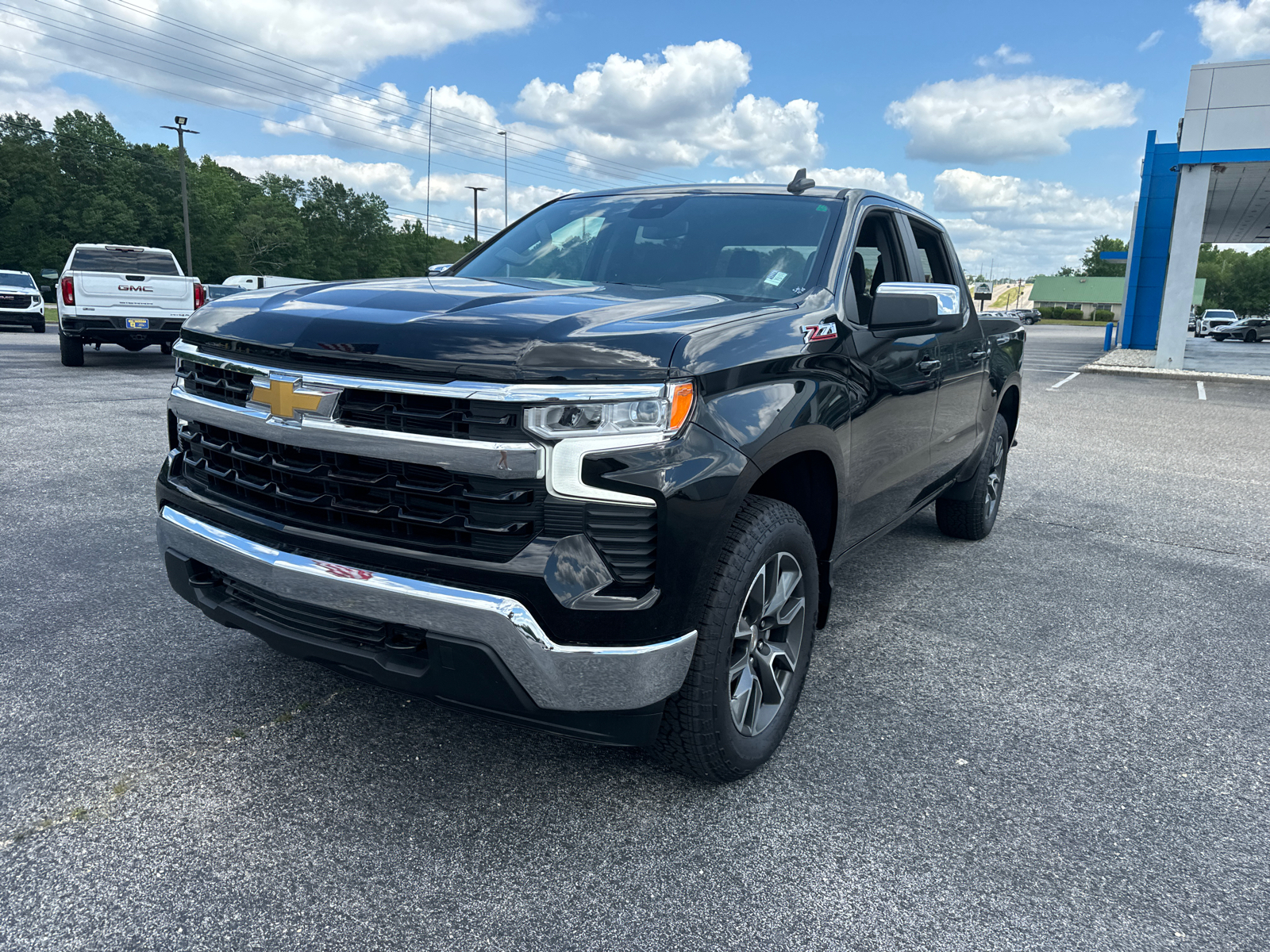 2024 Chevrolet Silverado 1500 LT 3