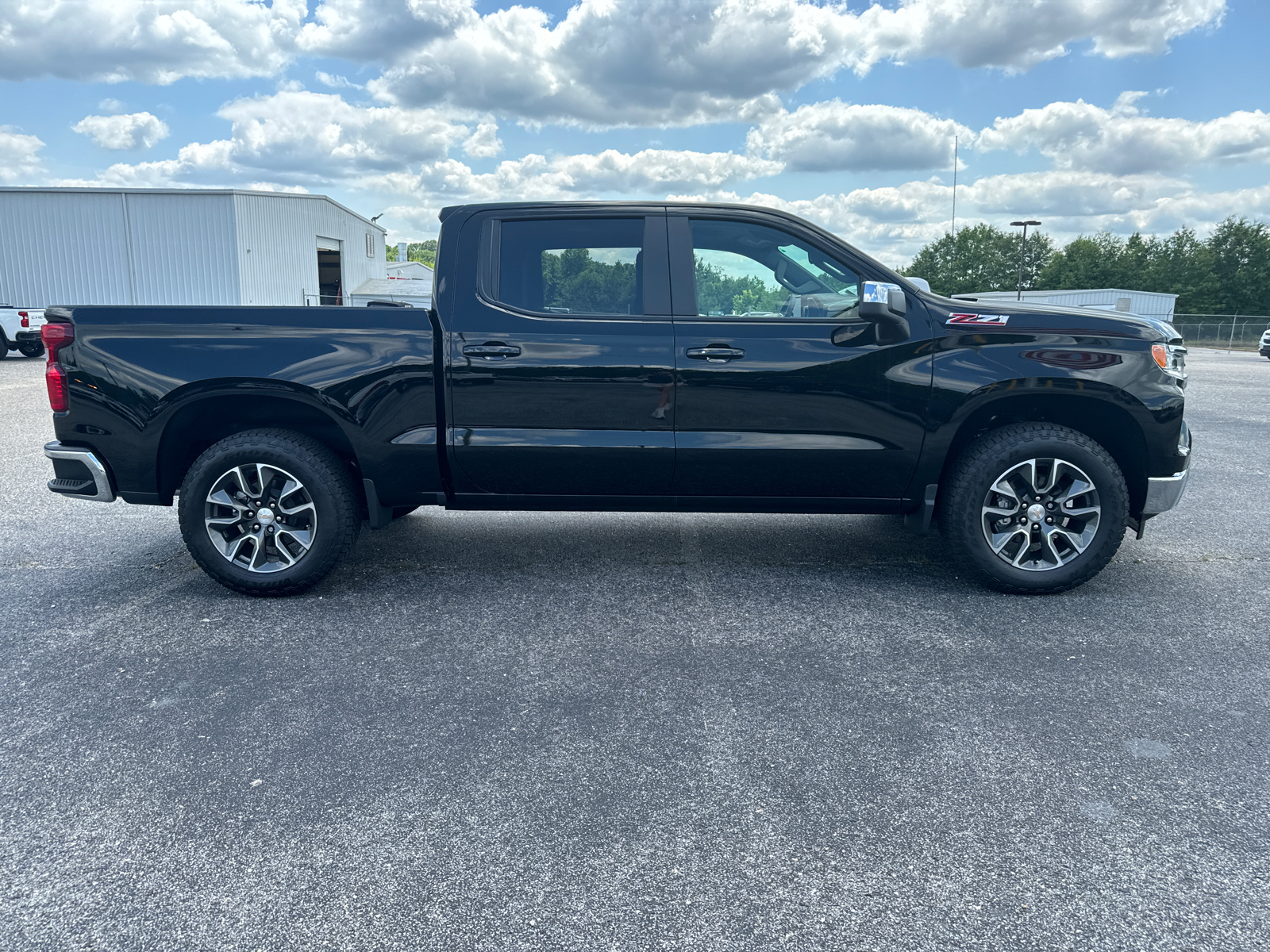 2024 Chevrolet Silverado 1500 LT 8