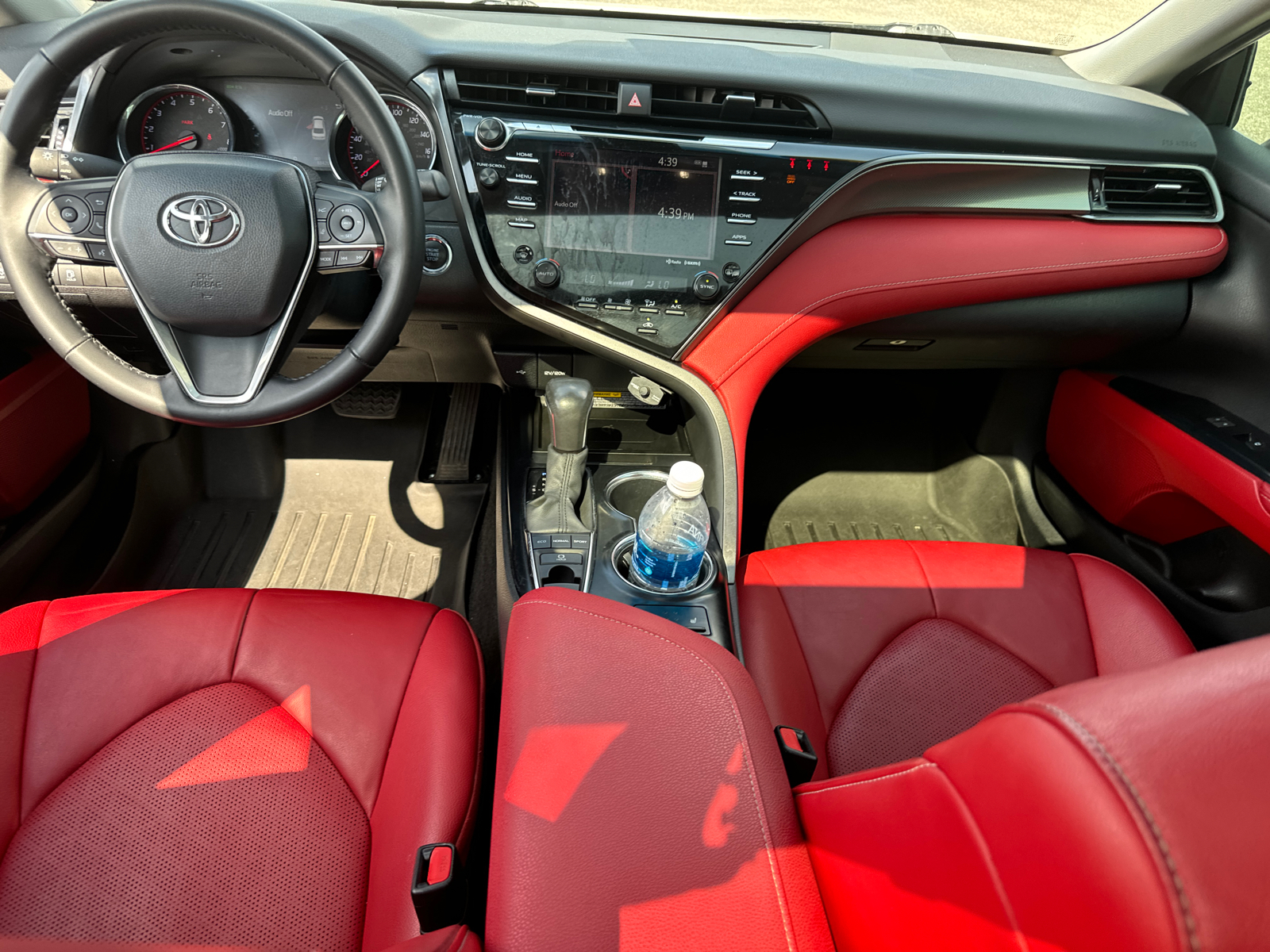 2020 Toyota Camry XSE 24