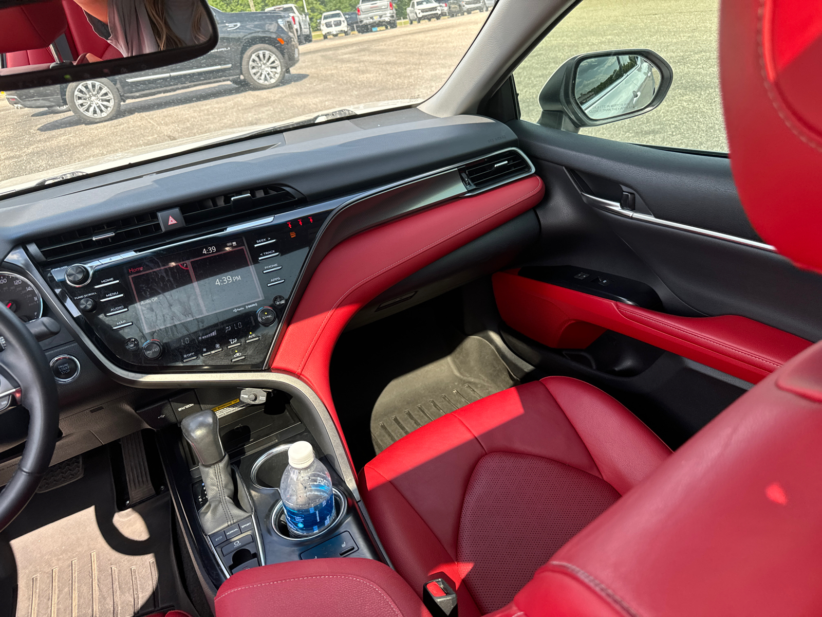 2020 Toyota Camry XSE 27