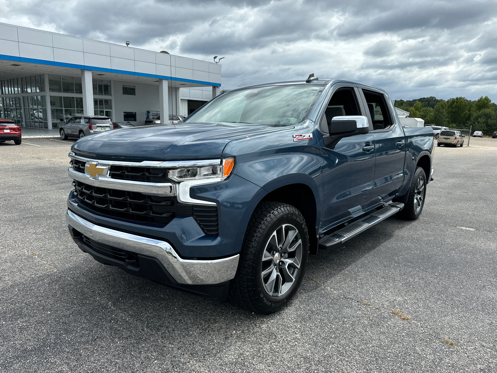 2024 Chevrolet Silverado 1500 LT 3