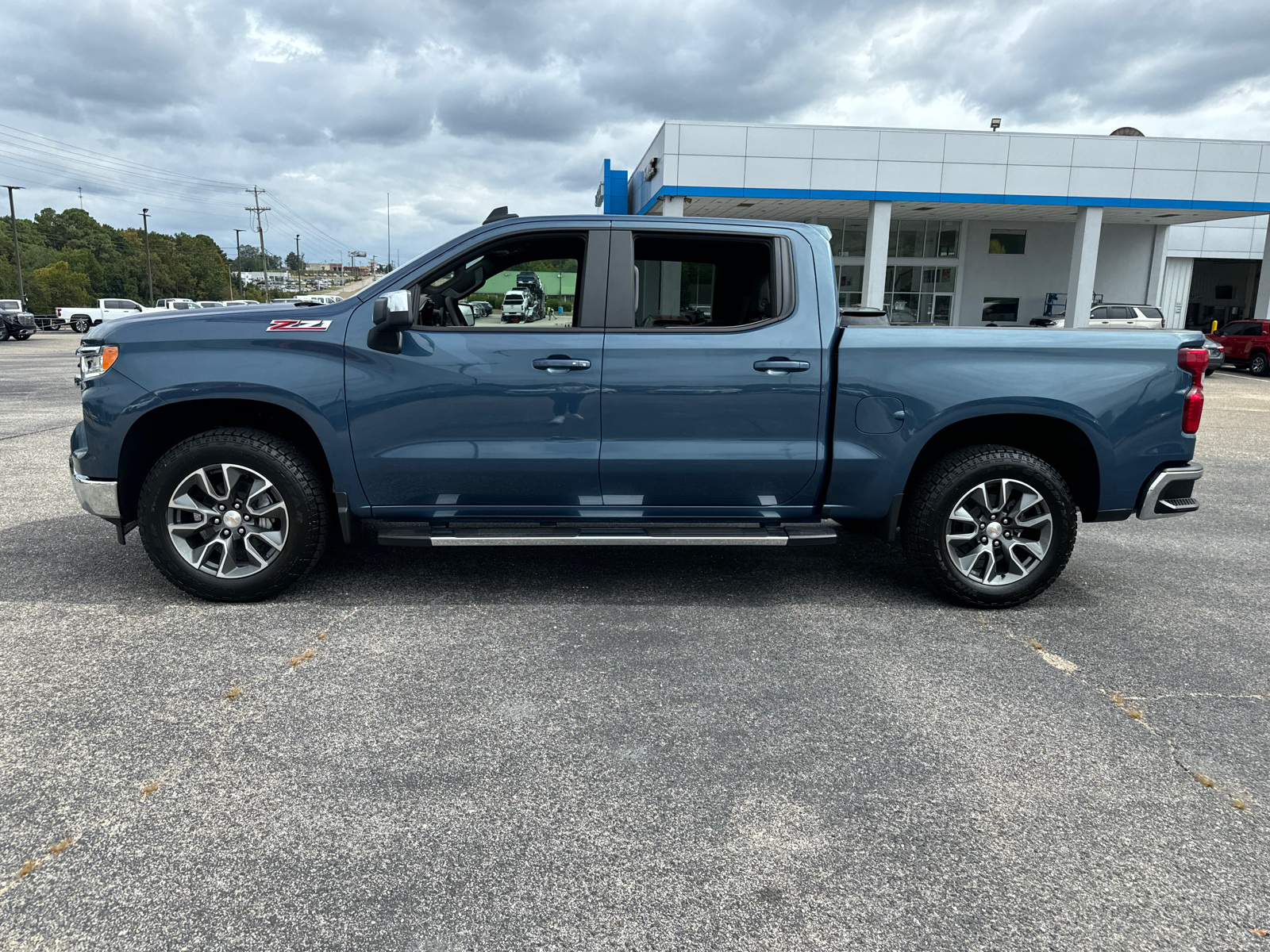 2024 Chevrolet Silverado 1500 LT 4