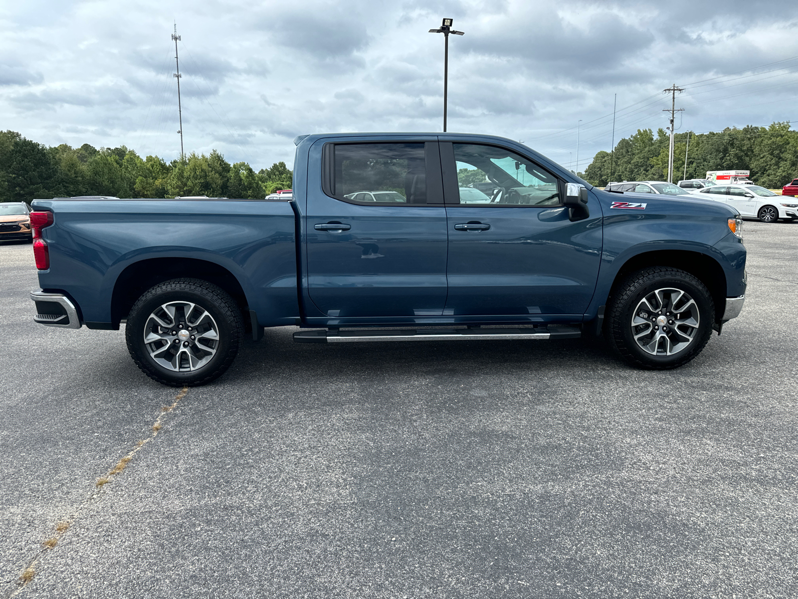 2024 Chevrolet Silverado 1500 LT 8