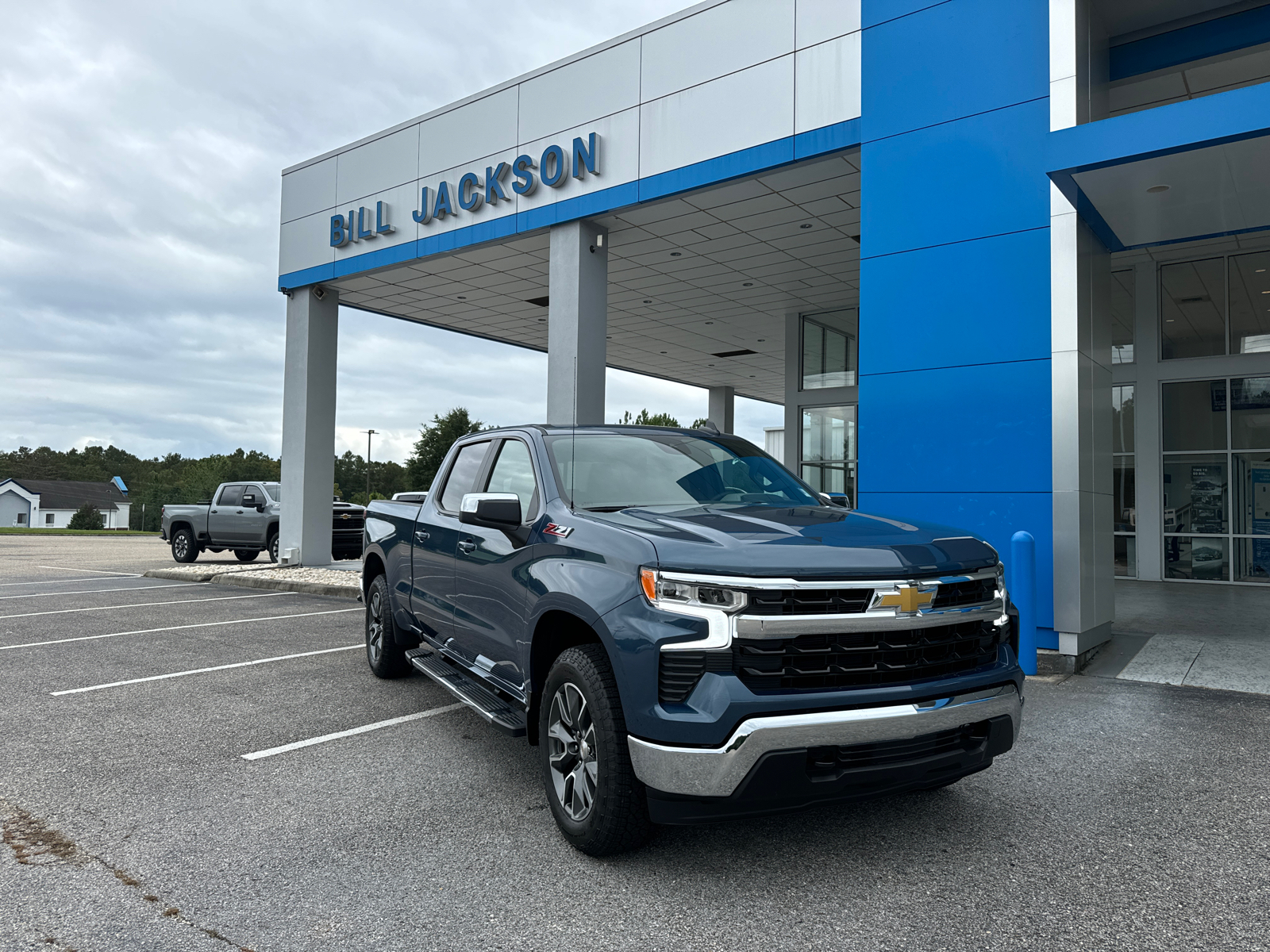 2024 Chevrolet Silverado 1500 LT 1