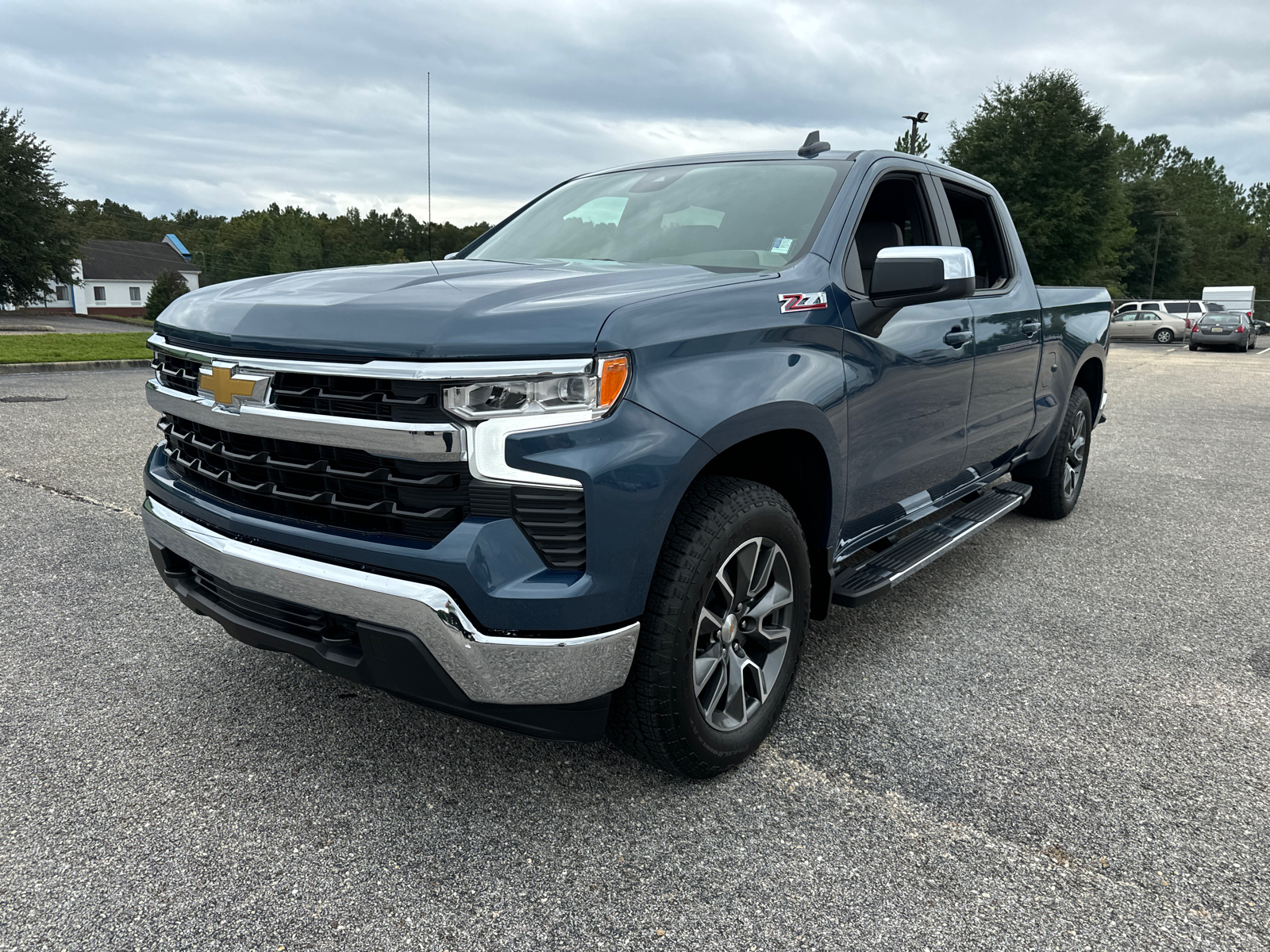 2024 Chevrolet Silverado 1500 LT 3