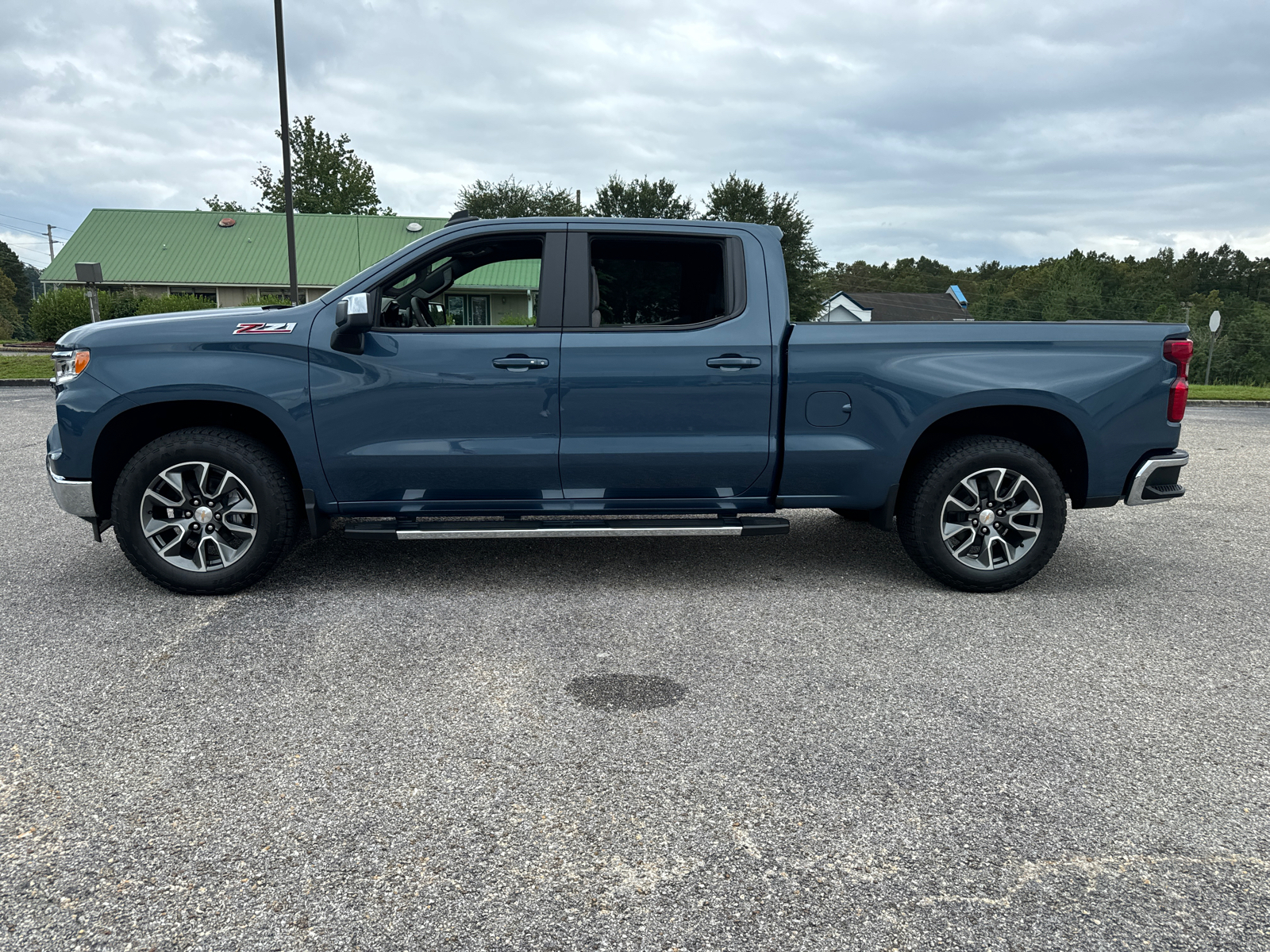 2024 Chevrolet Silverado 1500 LT 4