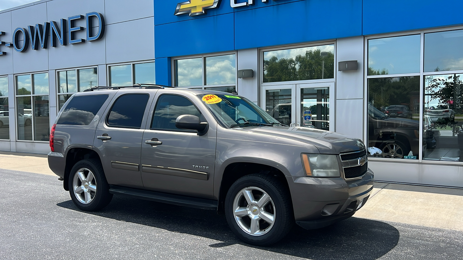 2011 Chevrolet Tahoe  2