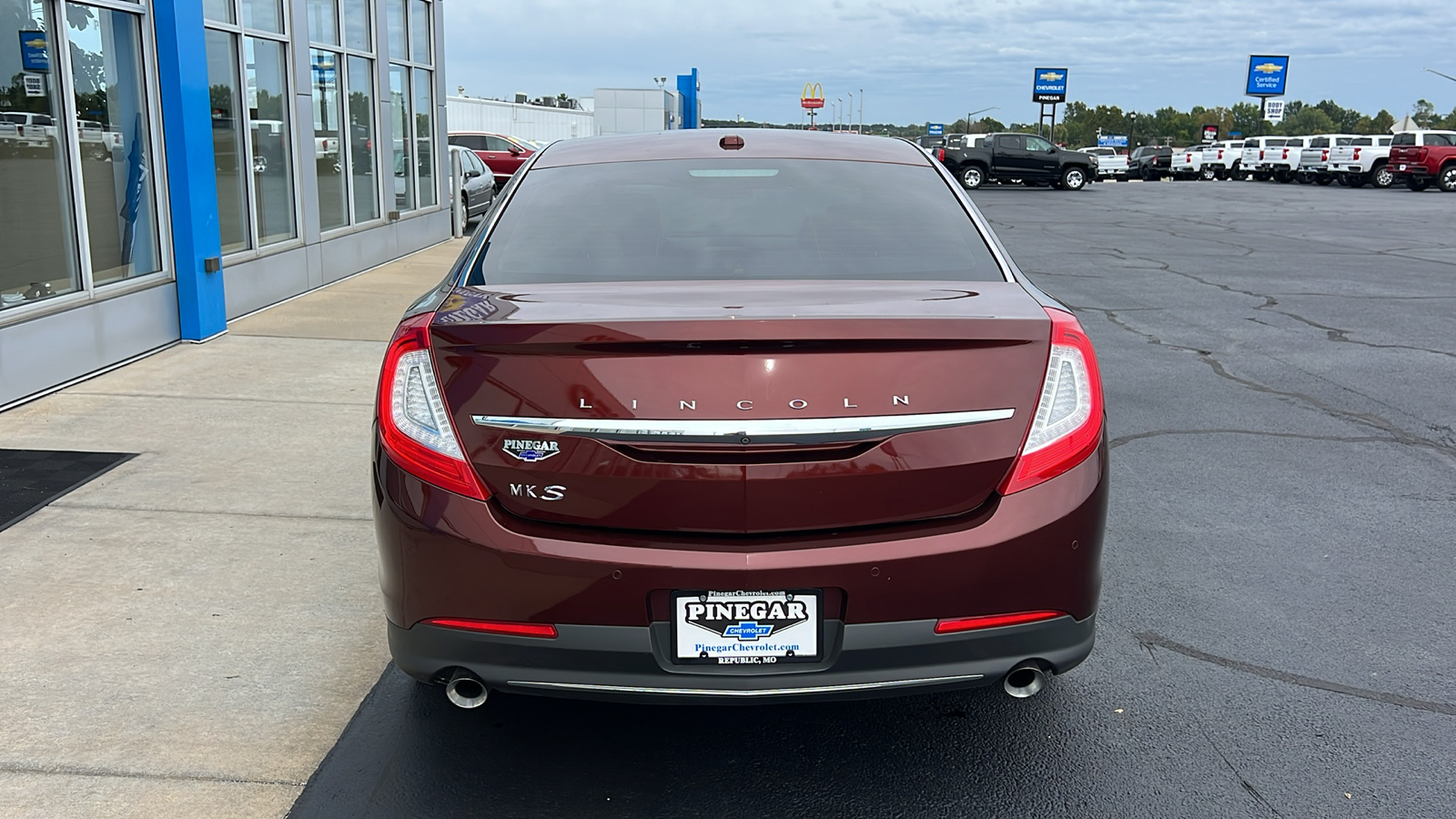 2015 Lincoln MKS Base 26