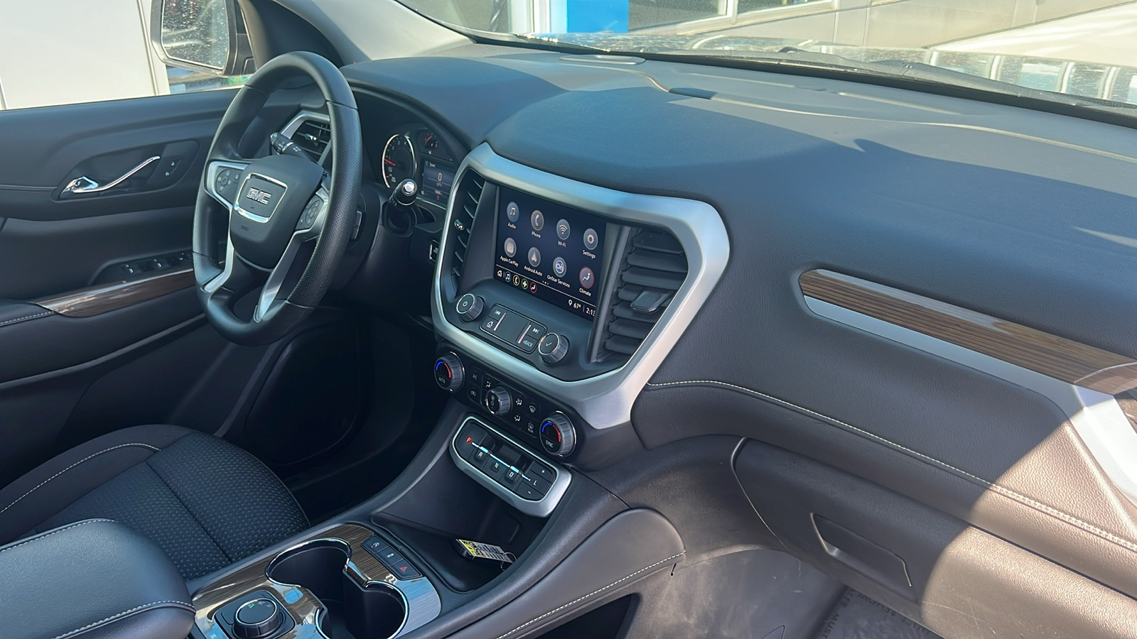 2023 GMC Acadia SLE 7