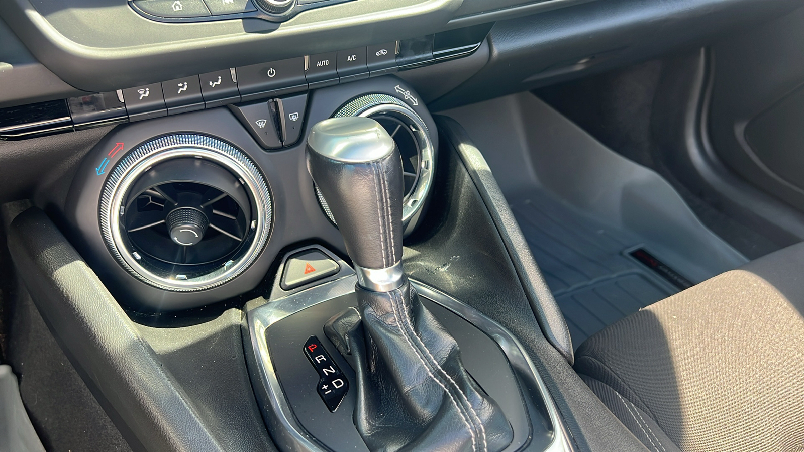 2019 Chevrolet Camaro 1LT 17