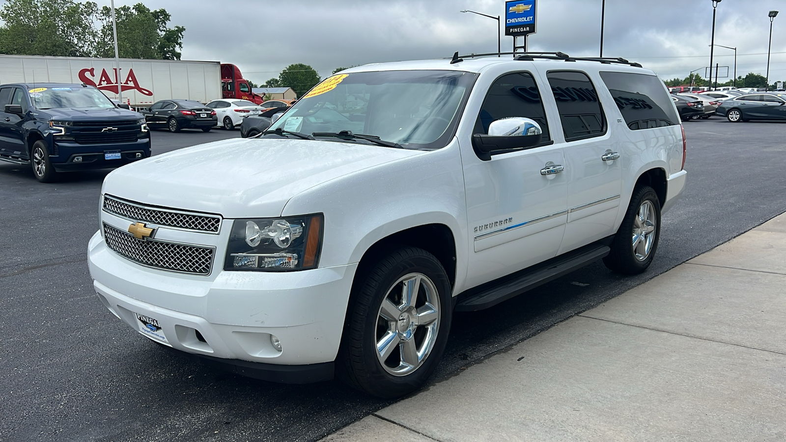 2014 Chevrolet Suburban LTZ 4