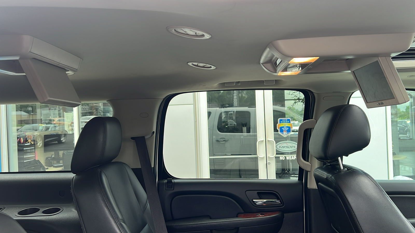 2014 Chevrolet Suburban LTZ 14