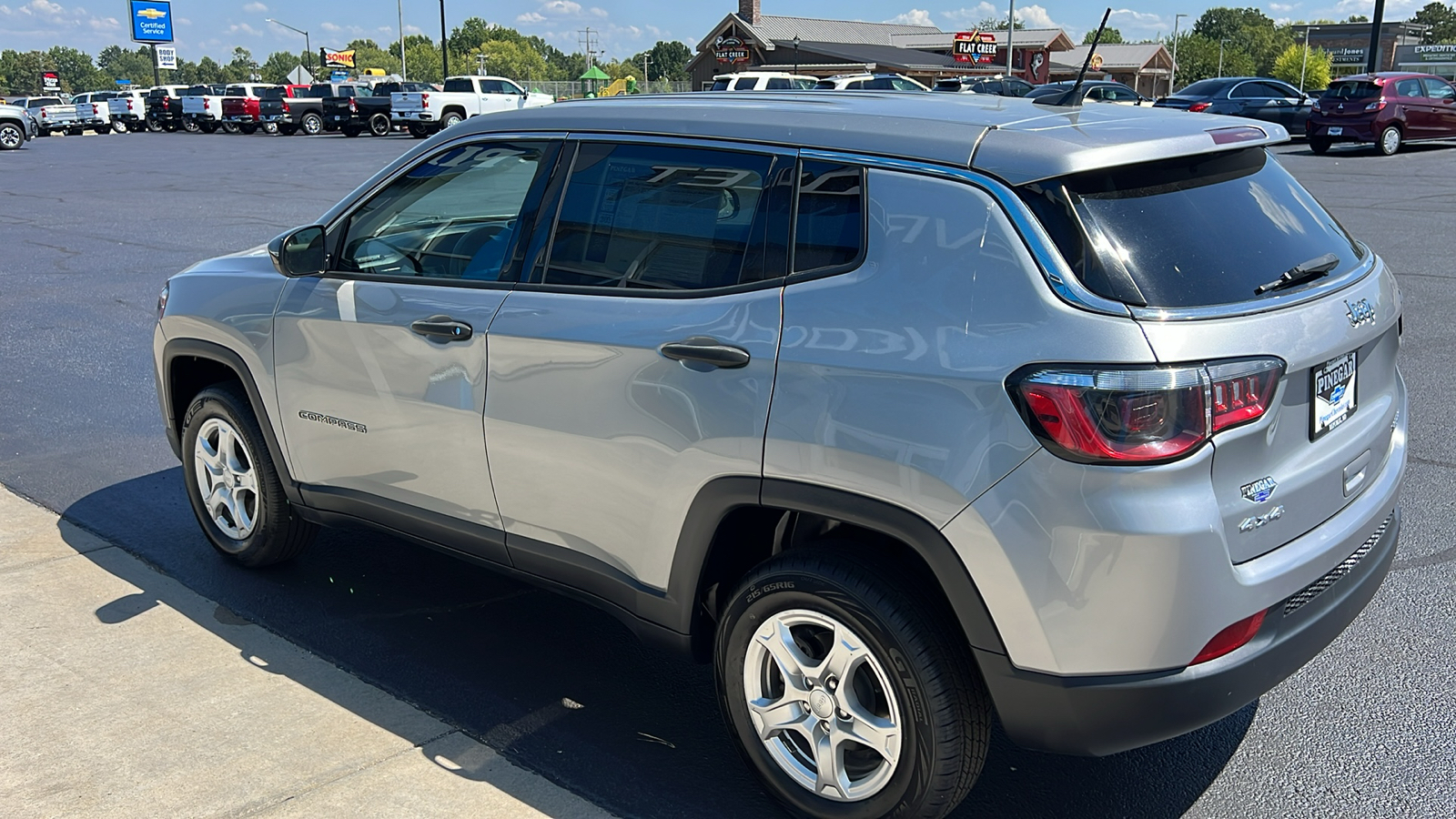 2022 Jeep Compass Sport 14