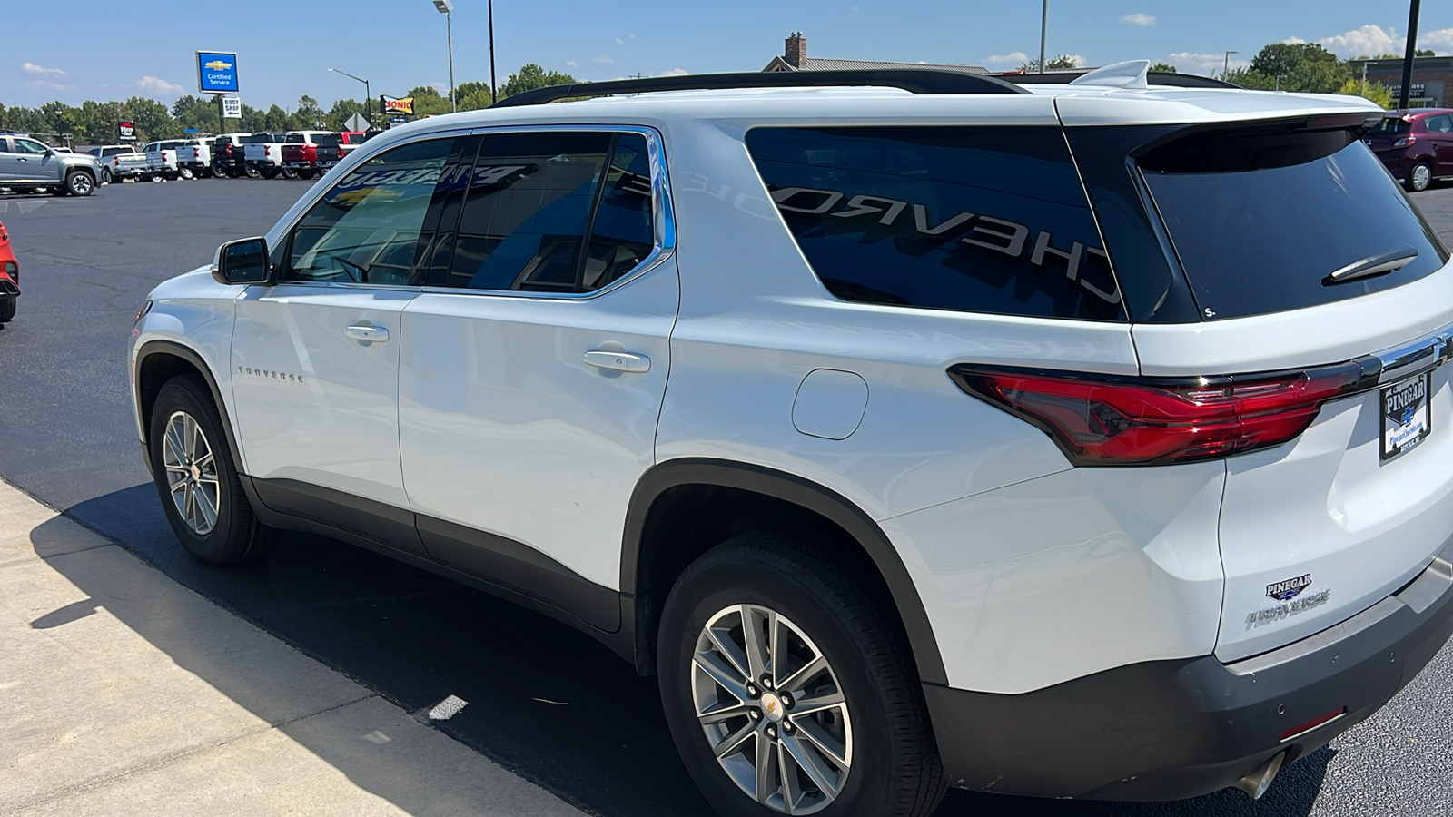 2022 Chevrolet Traverse LT 17