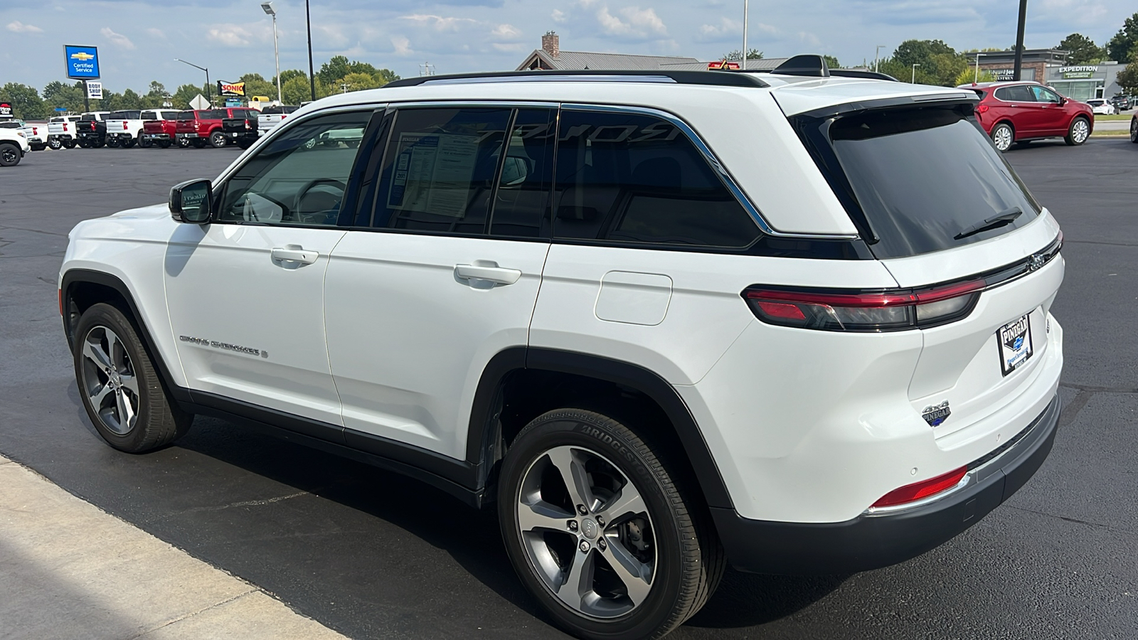 2023 Jeep Grand Cherokee Limited 18