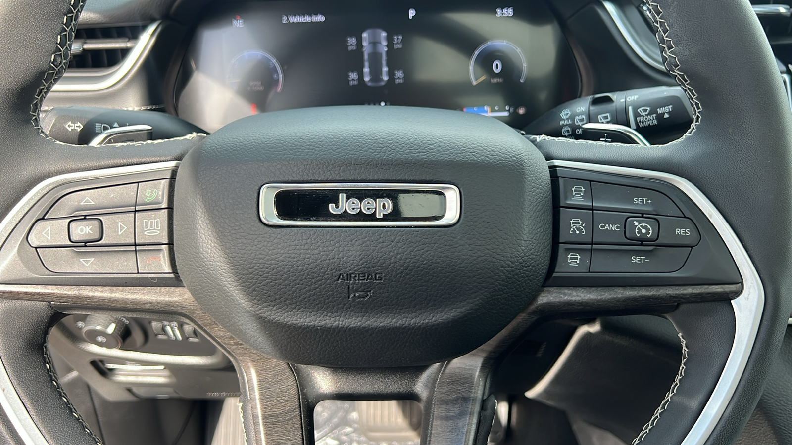 2023 Jeep Grand Cherokee Limited 24