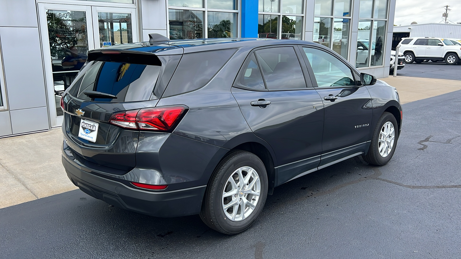 2022 Chevrolet Equinox LS 12