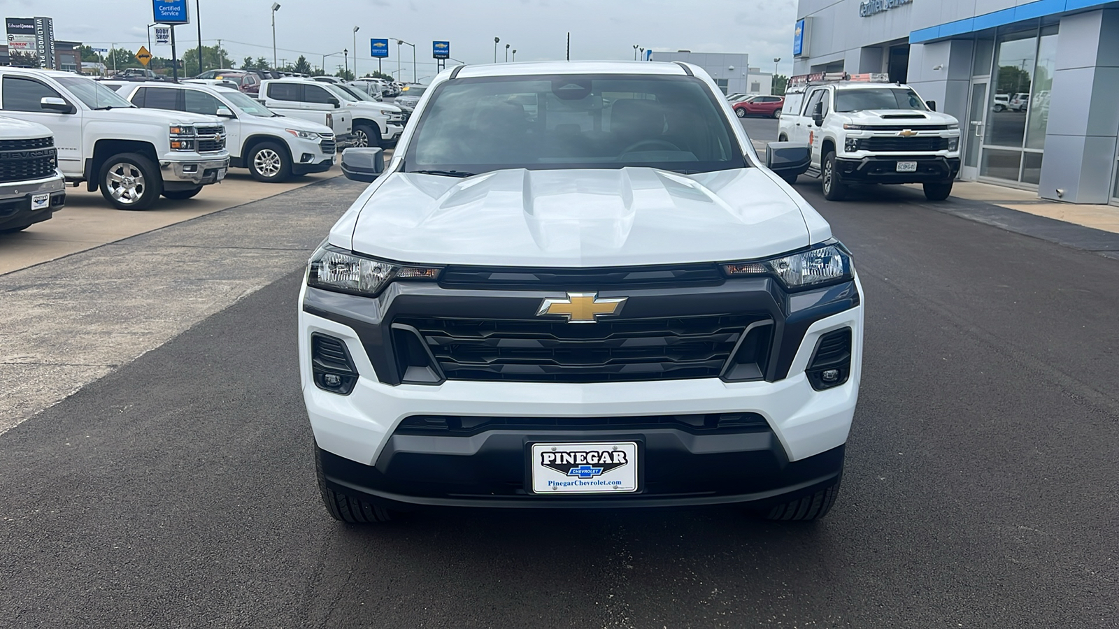 2024 Chevrolet Colorado LT 2