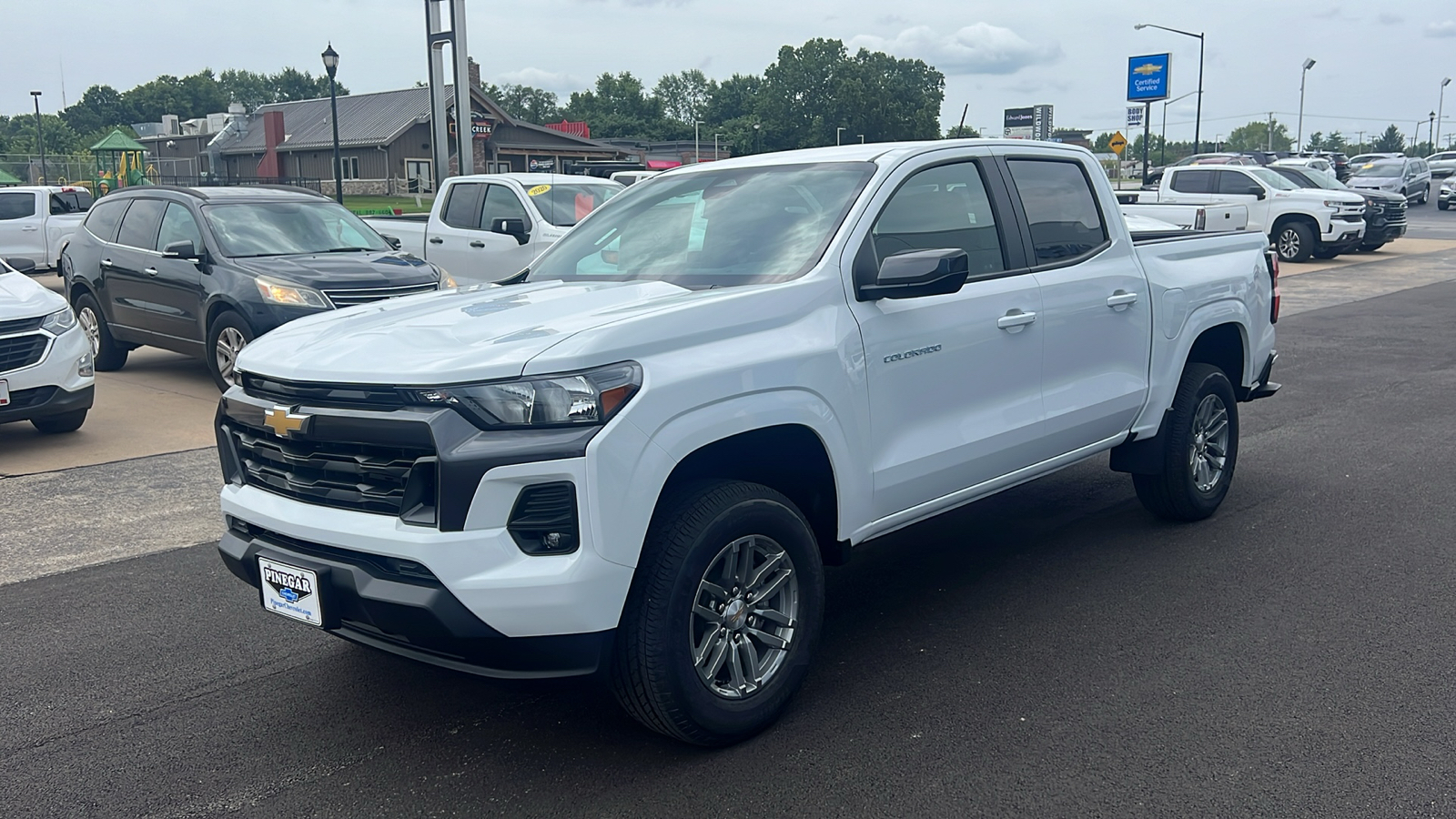 2024 Chevrolet Colorado LT 3