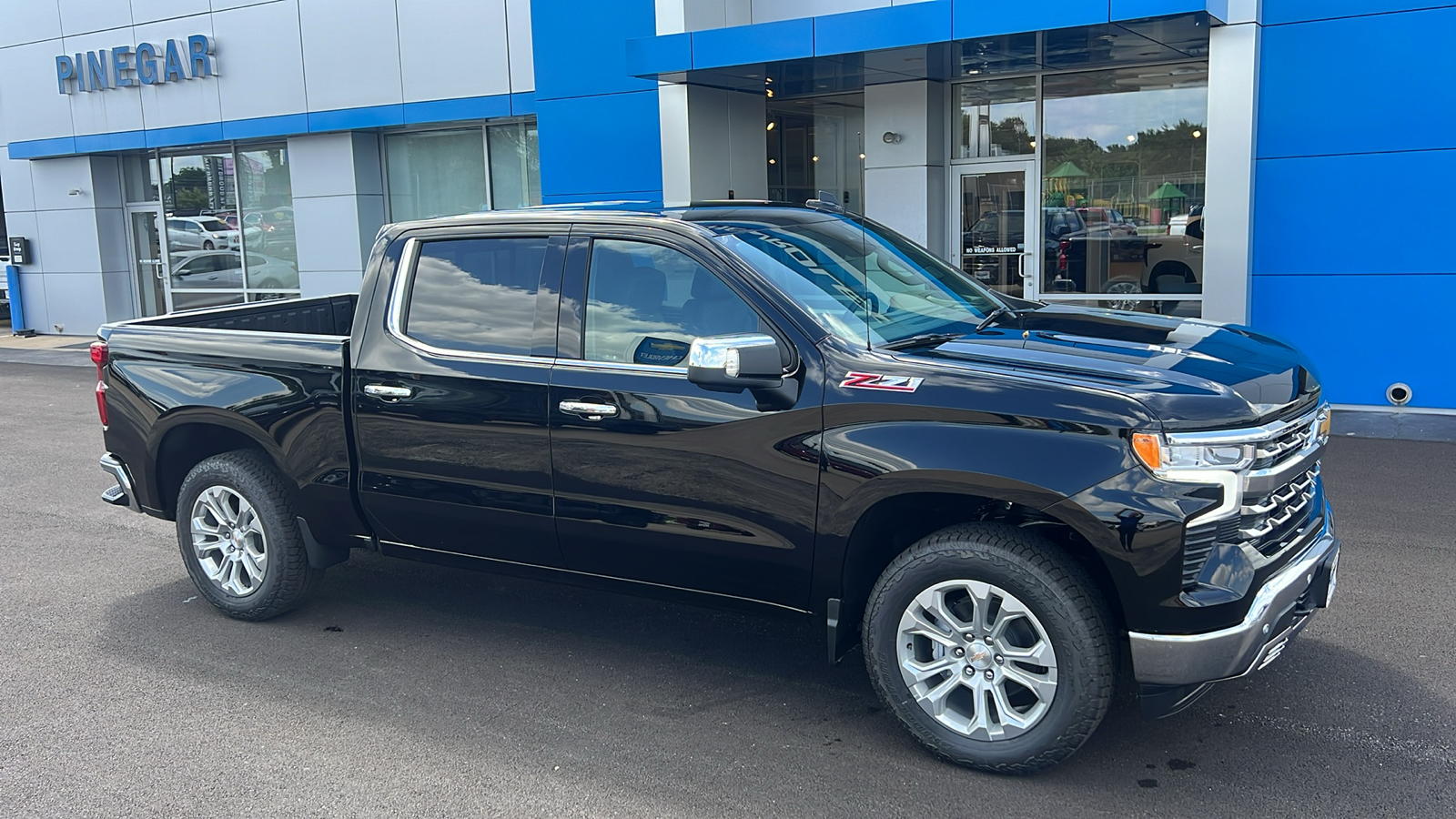 2024 Chevrolet Silverado 1500 LTZ 4